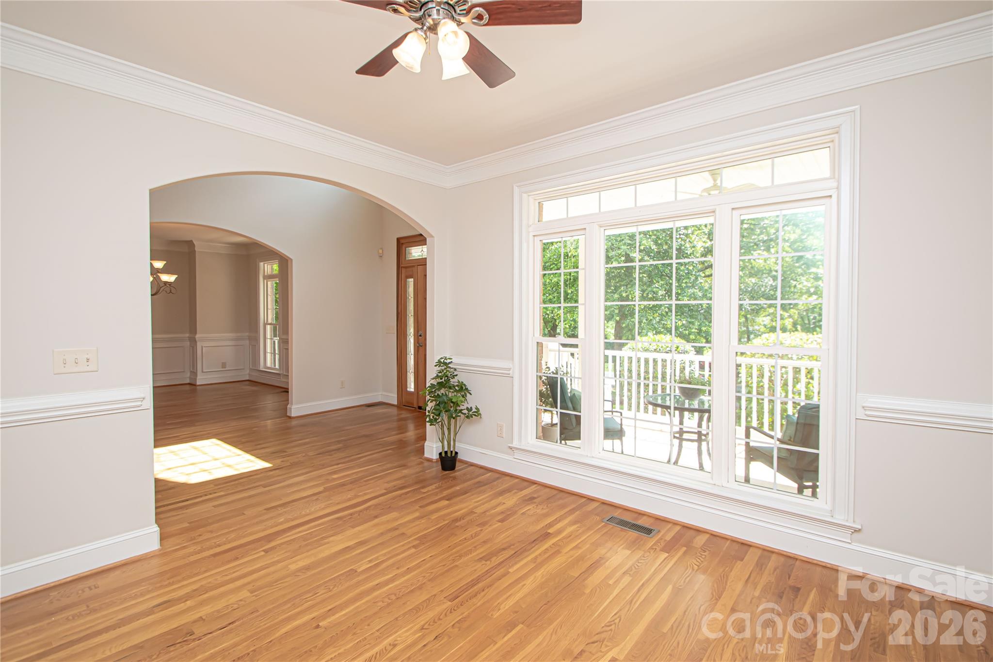 1015 Estate Lane Property Photo 11
