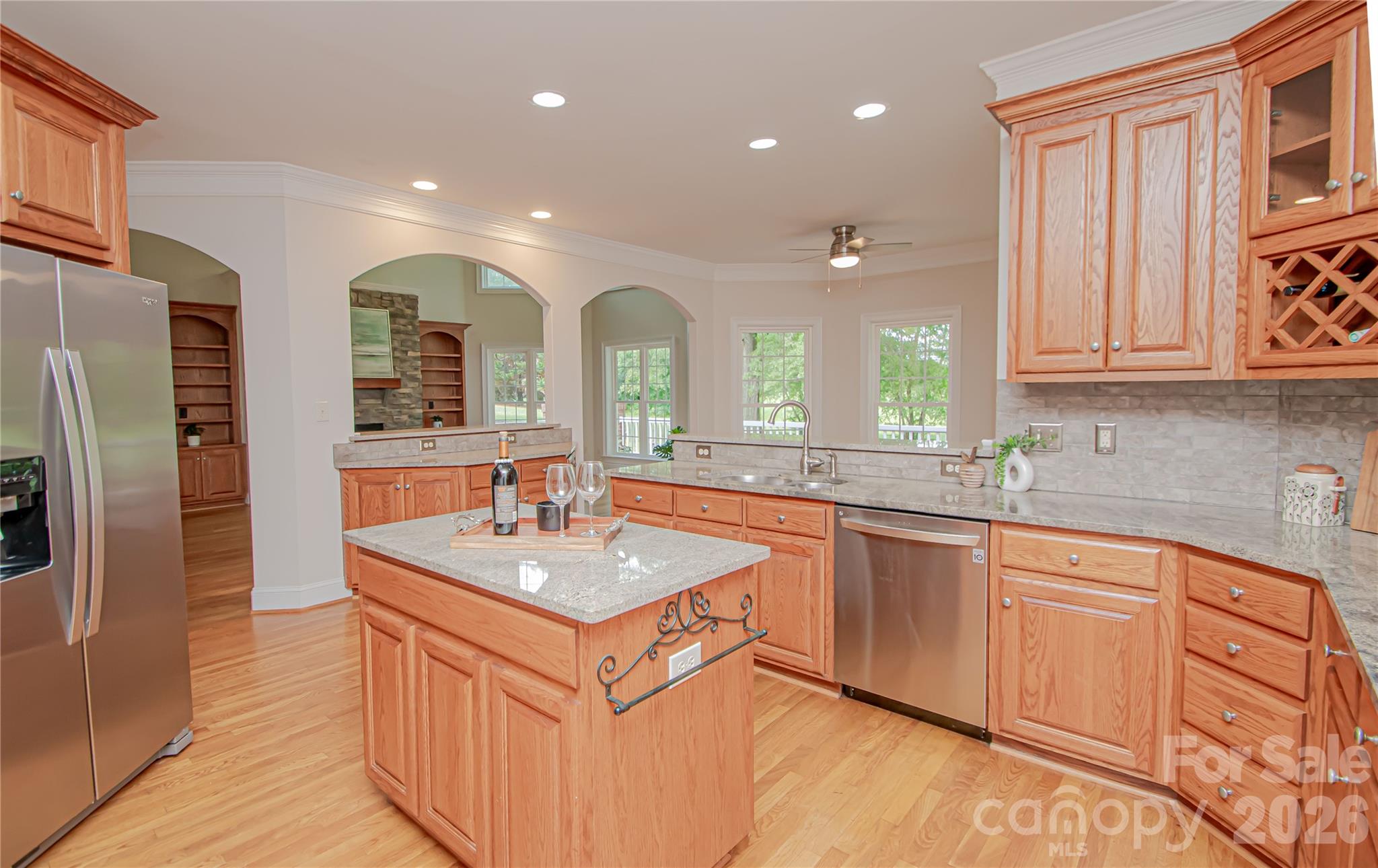 1015 Estate Lane Property Photo 17