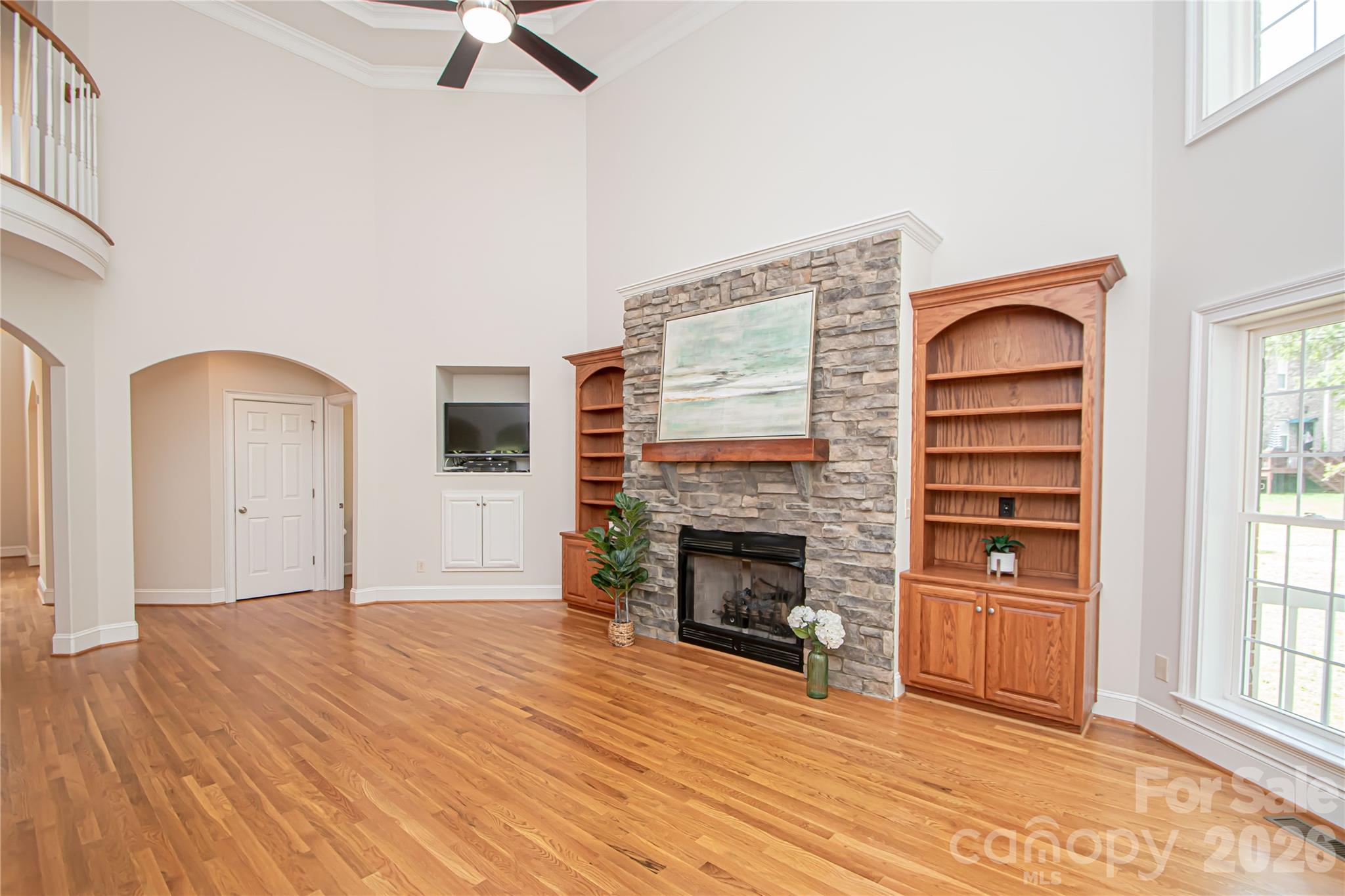 1015 Estate Lane Property Photo 23