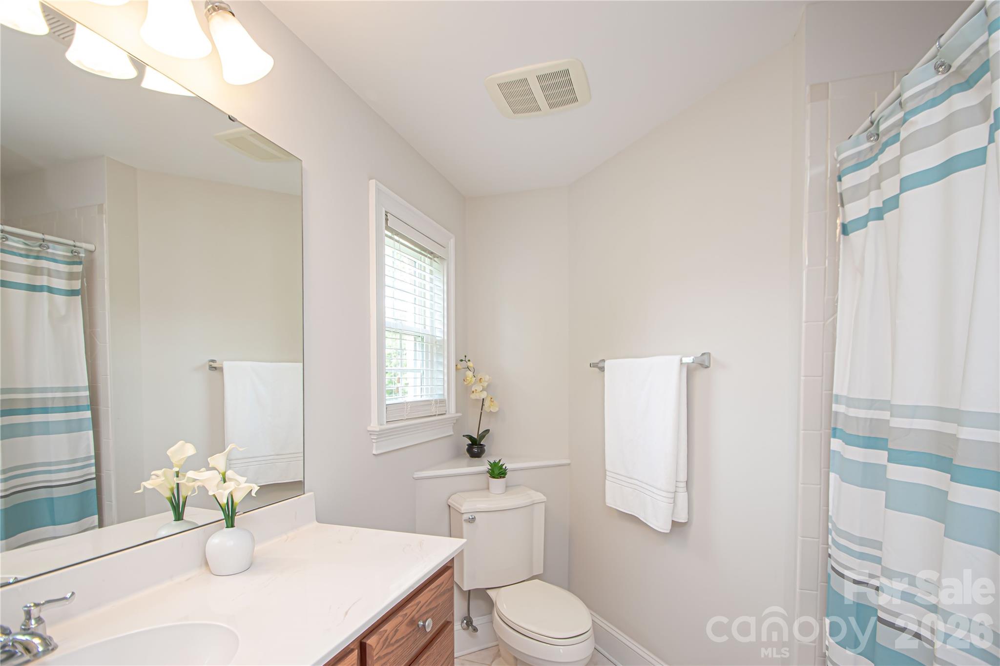 1015 Estate Lane Property Photo 33