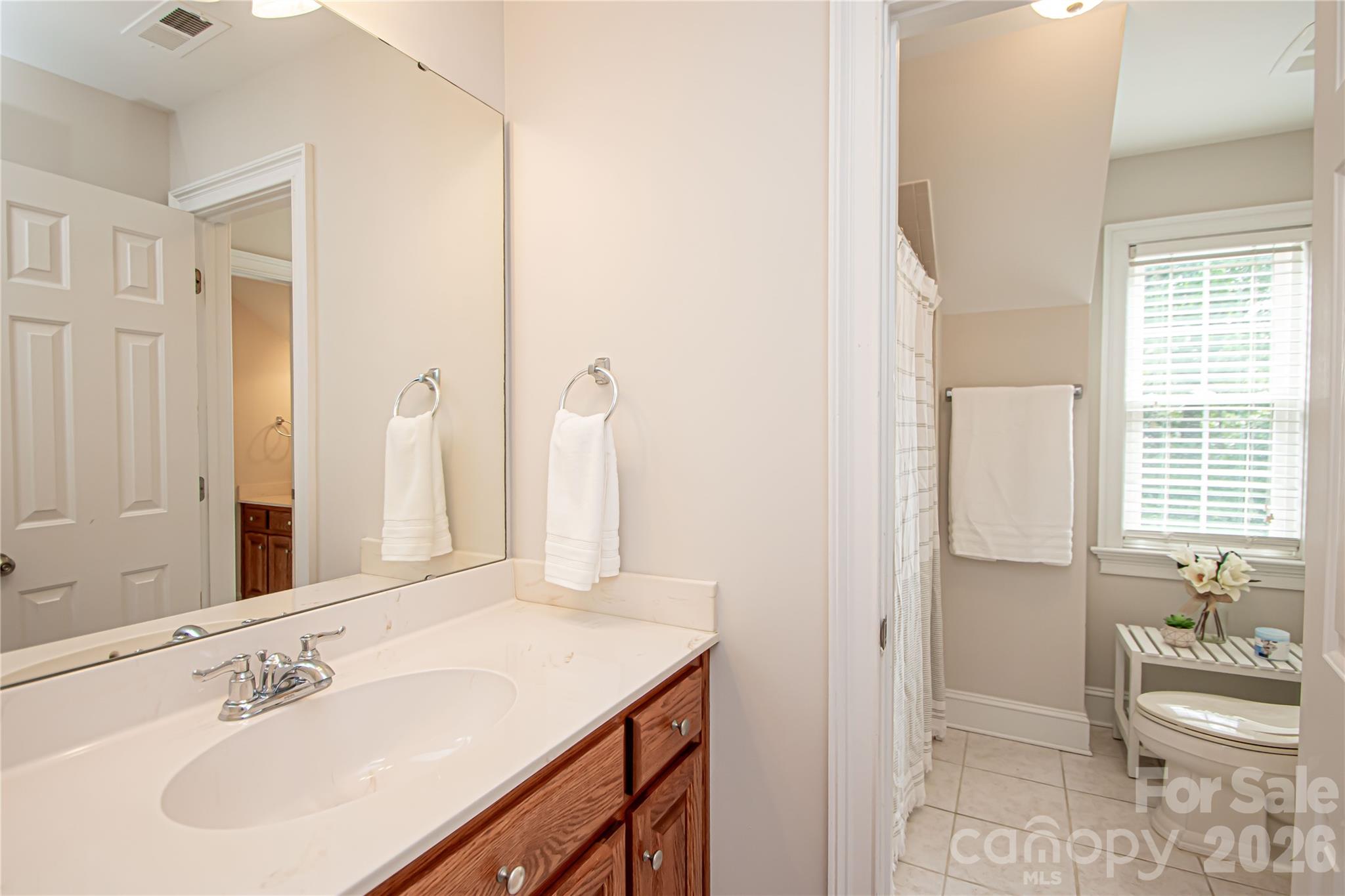 1015 Estate Lane Property Photo 35