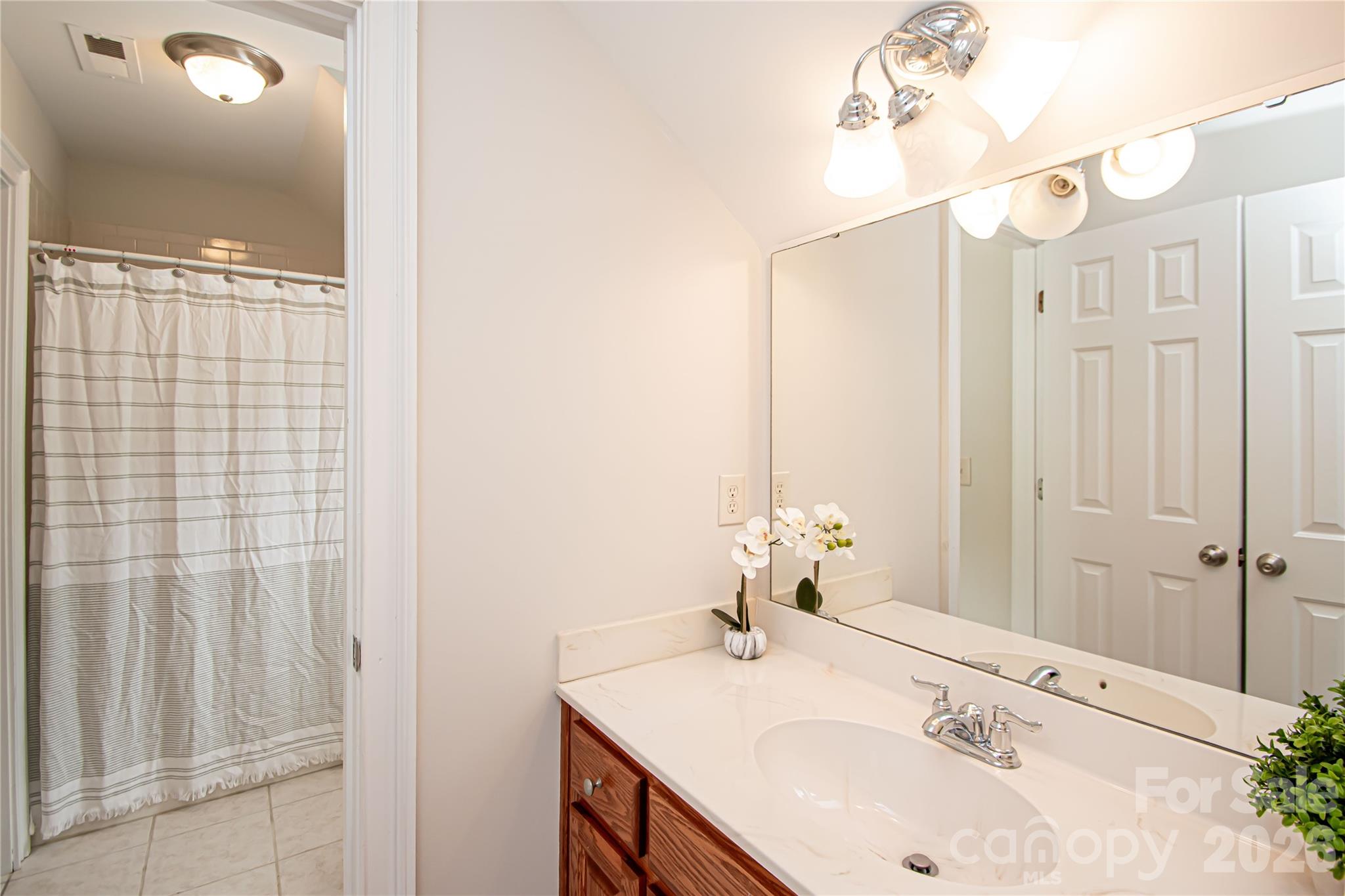 1015 Estate Lane Property Photo 36