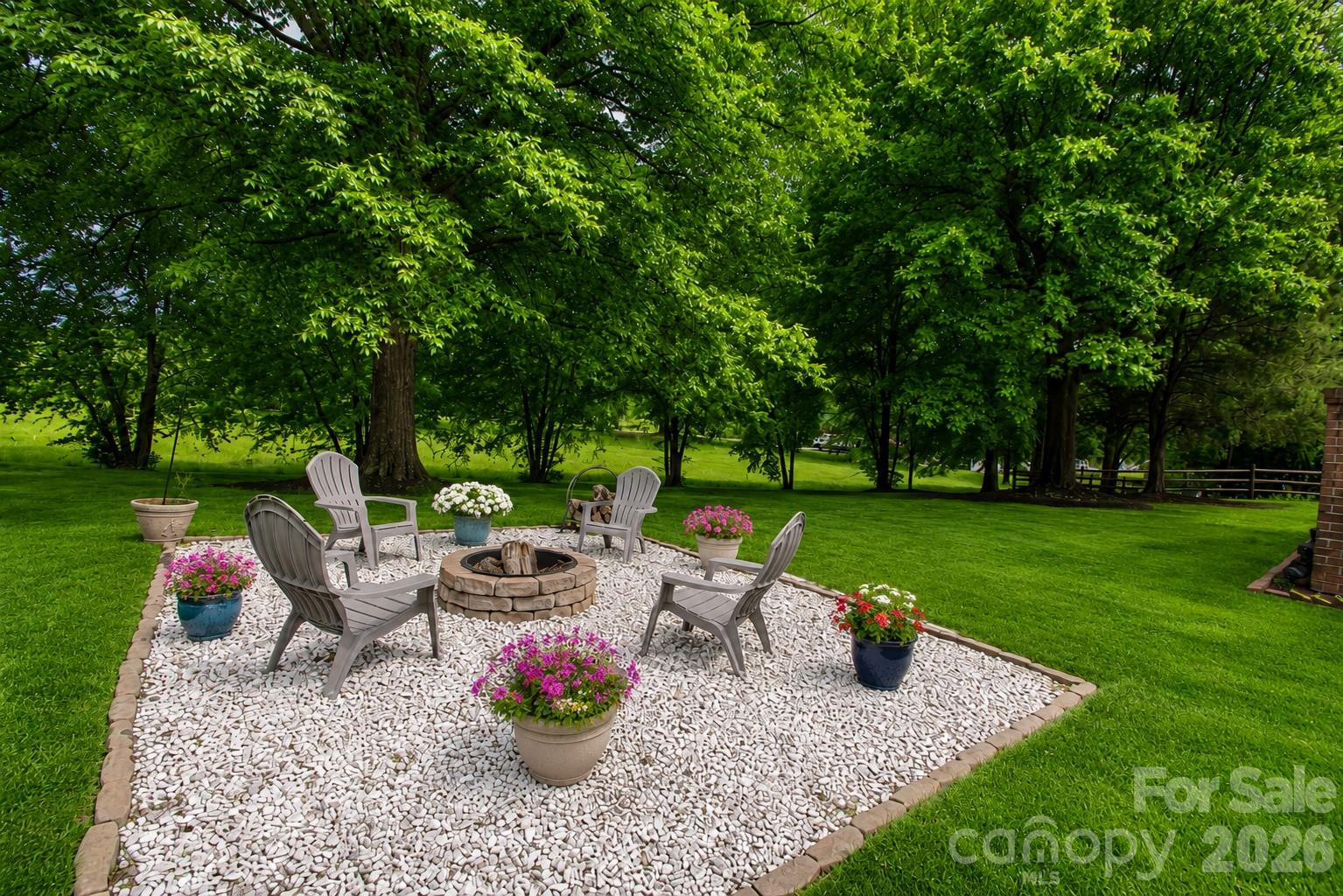 1015 Estate Lane Property Photo 44
