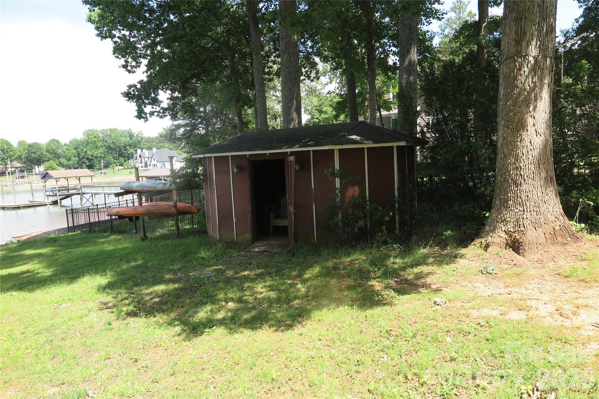 2844 Morris Lane Property Photo 5