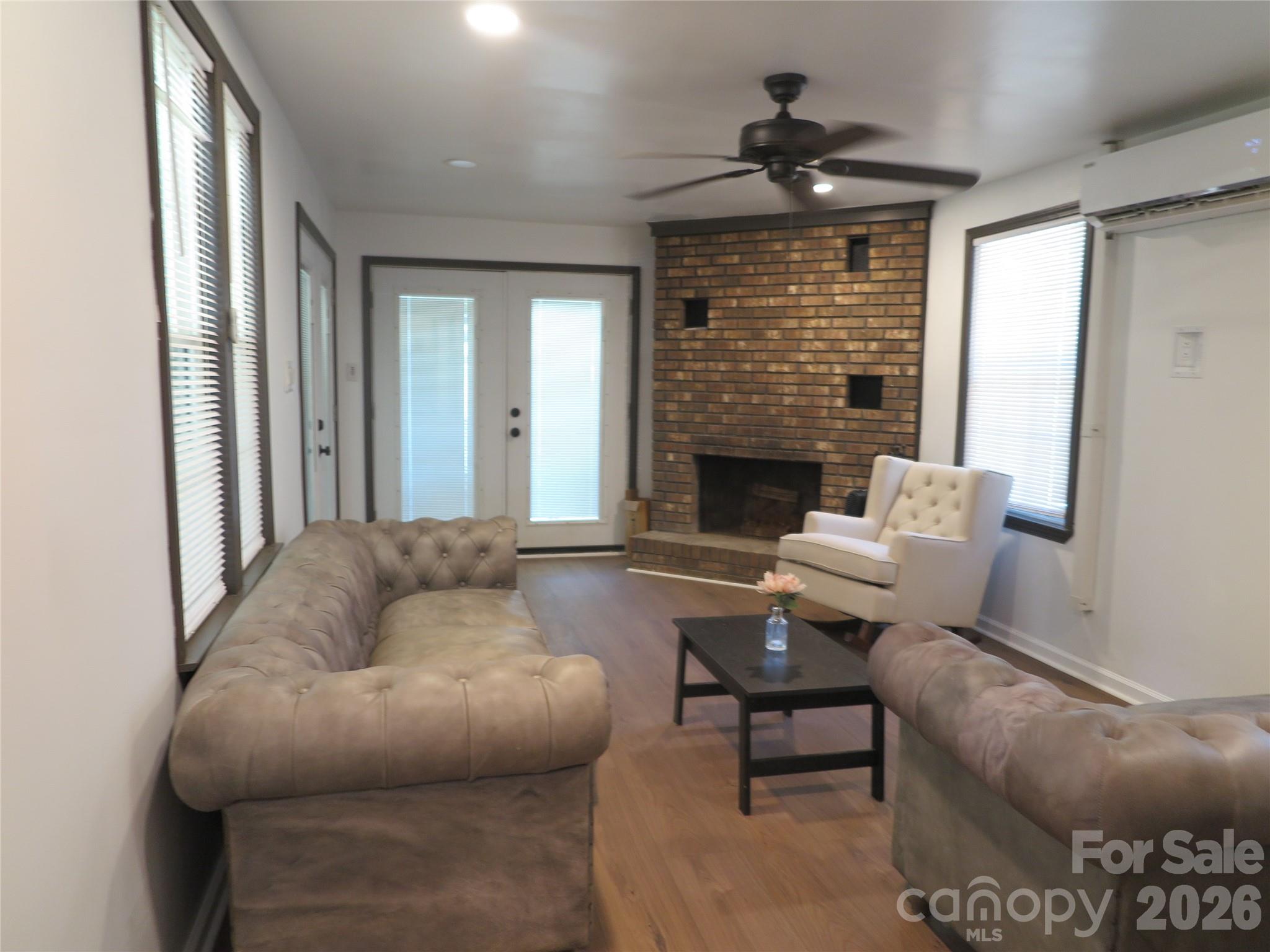 2844 Morris Lane Property Photo 7