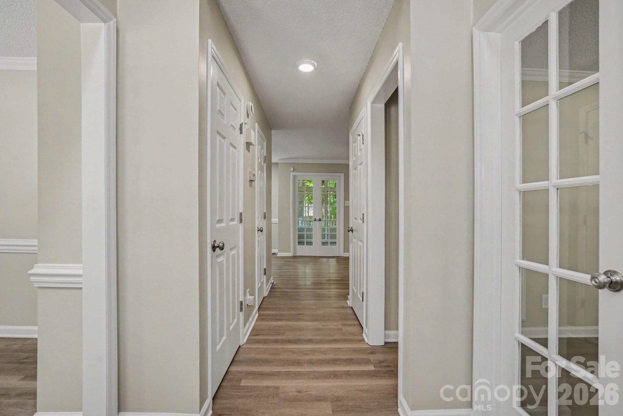 1255 Hawthorne Drive Property Photo 6