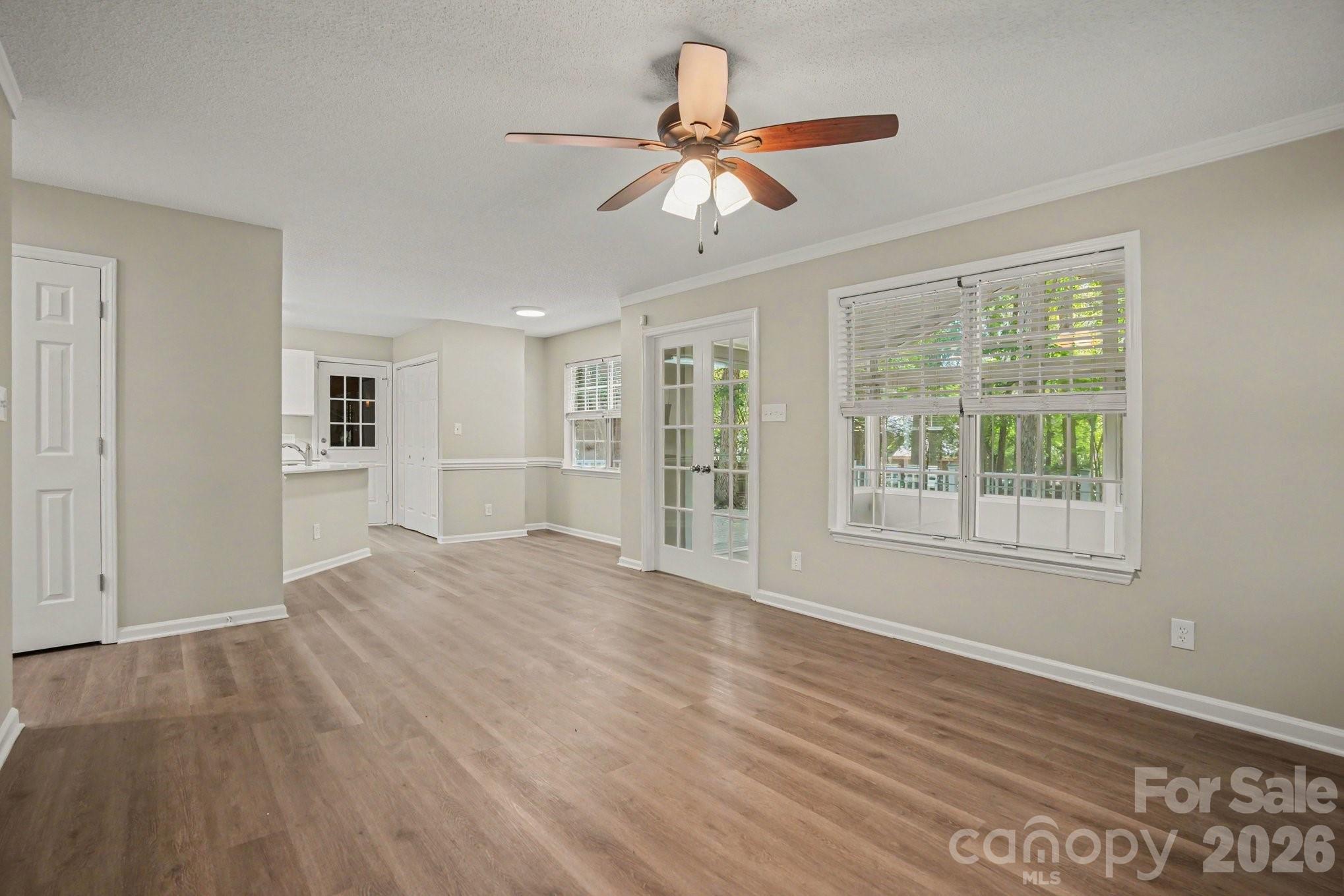 1255 Hawthorne Drive Property Photo 16
