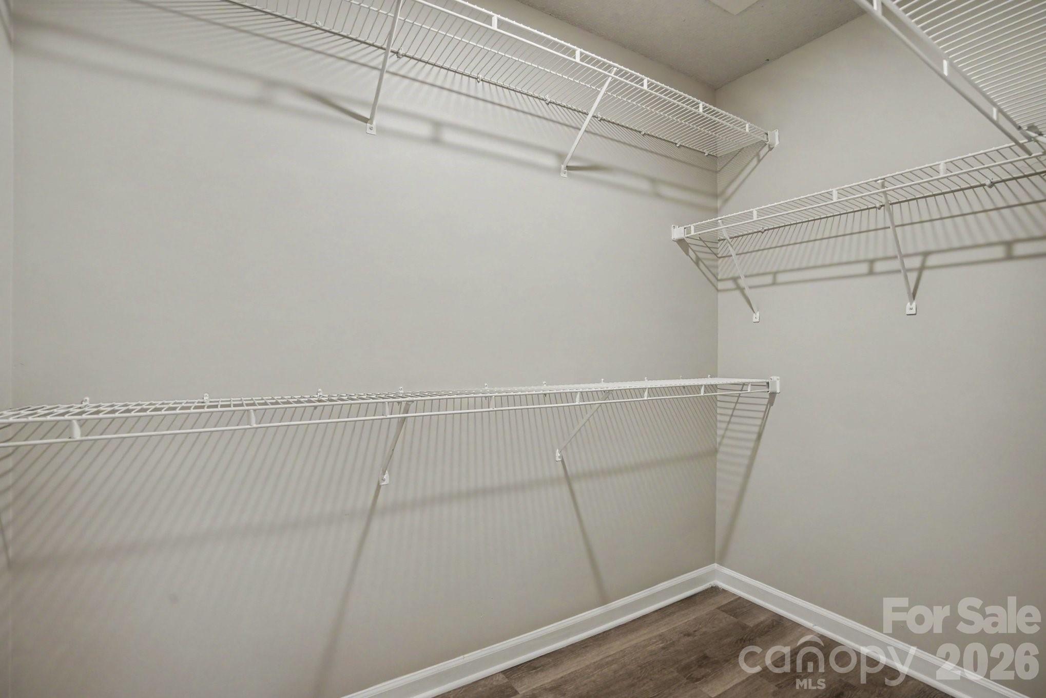 1255 Hawthorne Drive Property Photo 18