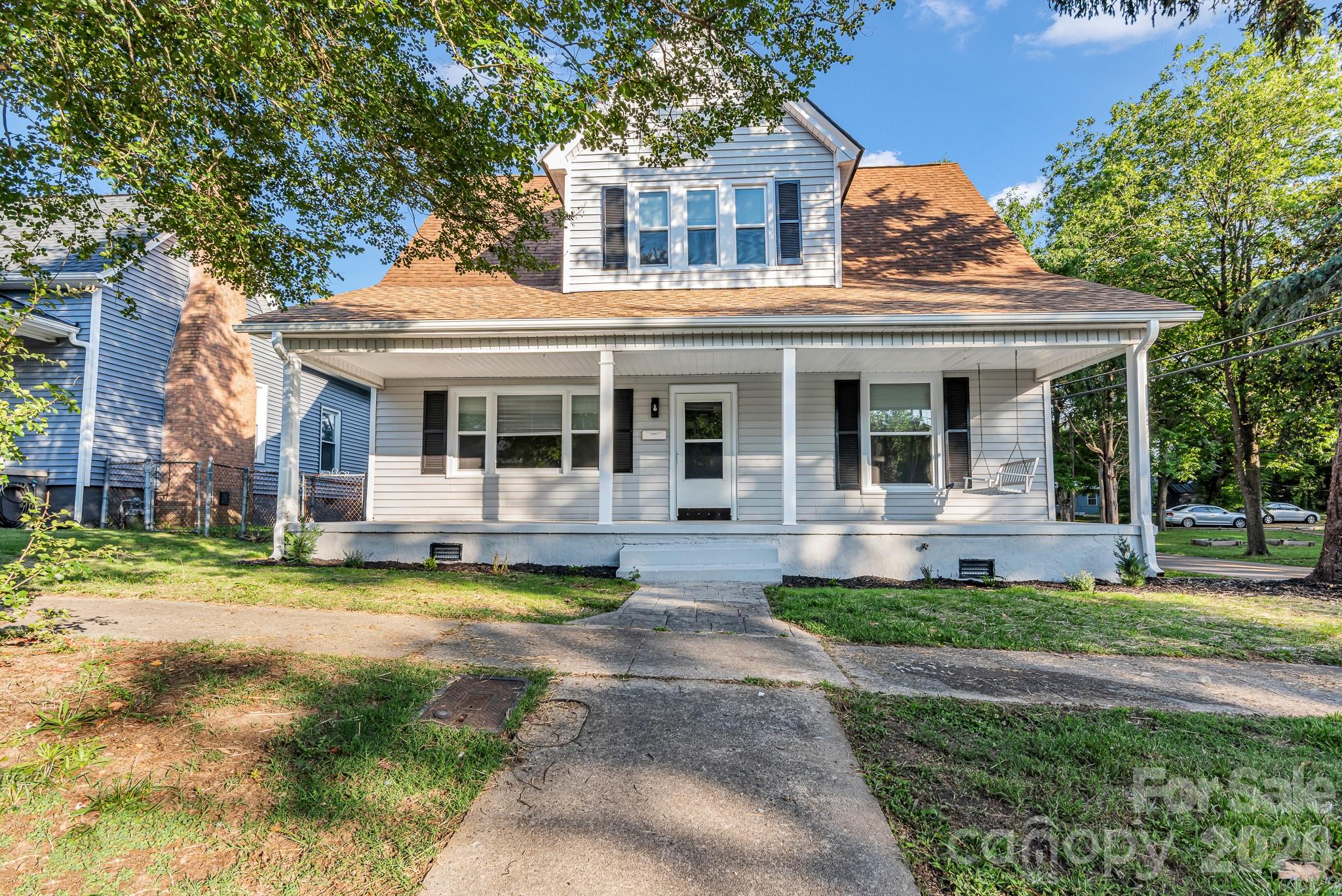 611 S Carolina Avenue Property Photo 1
