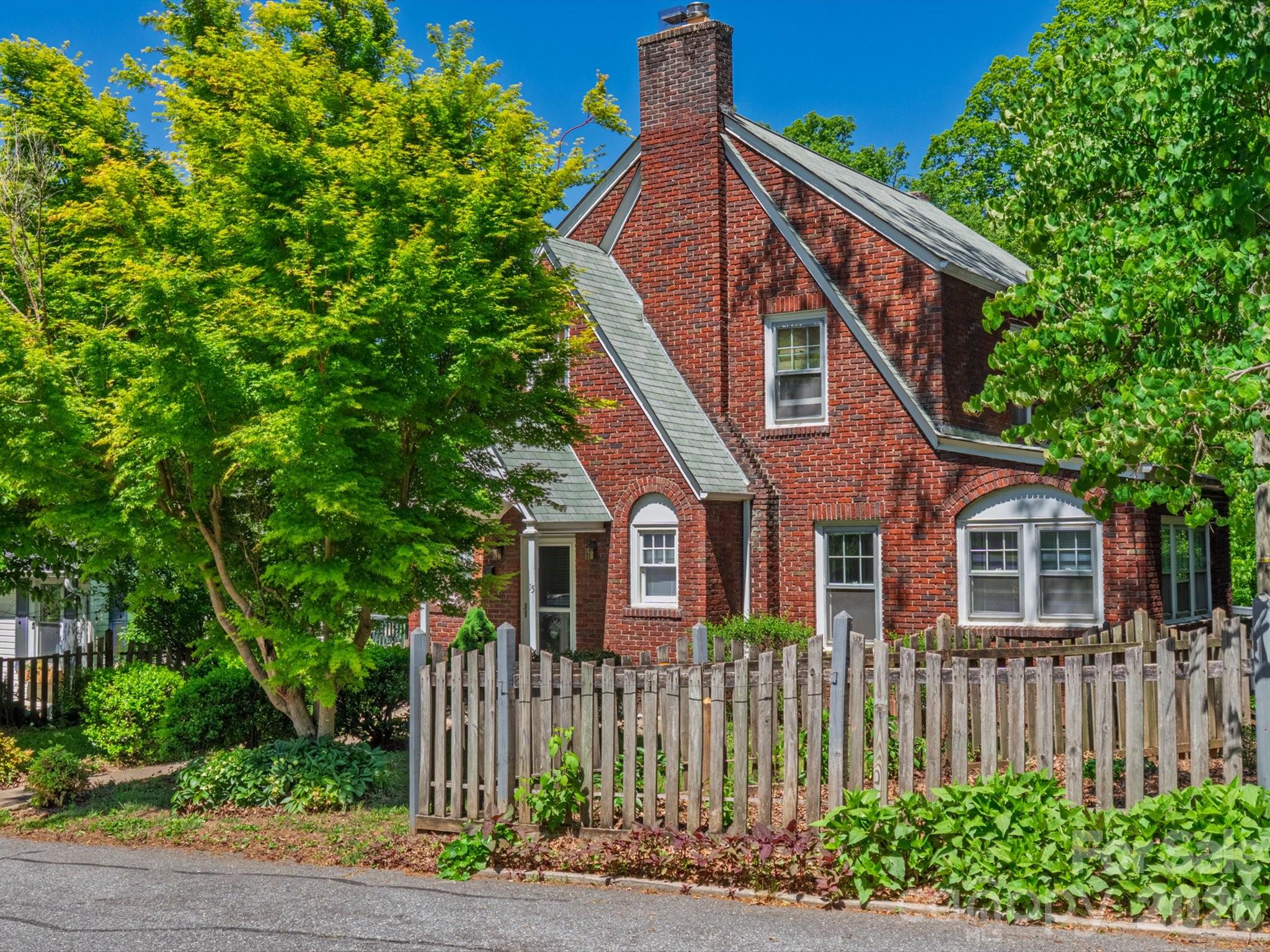 15 Sylvan Avenue Property Photo 1