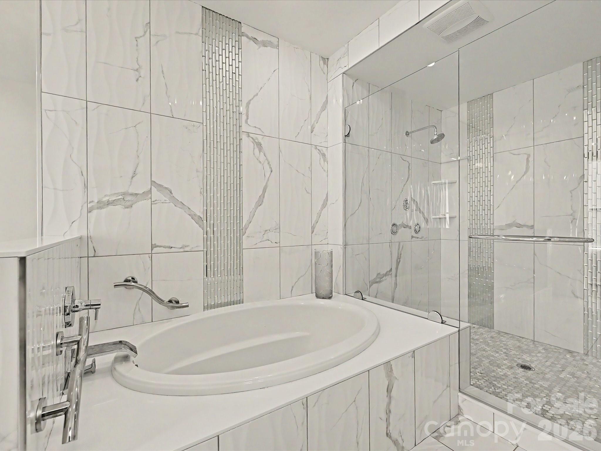127 N Tryon Street 509 Property Photo 23