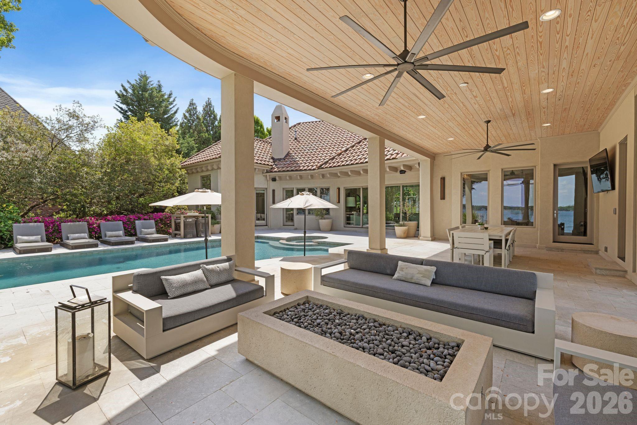 215 Milford Circle Property Photo 6
