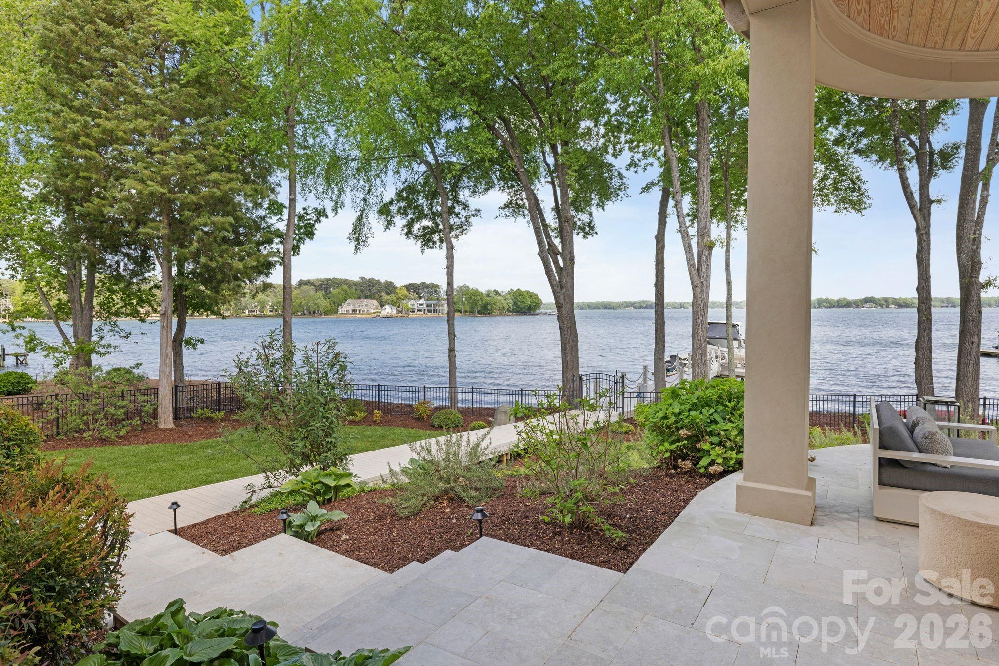 215 Milford Circle Property Photo 43