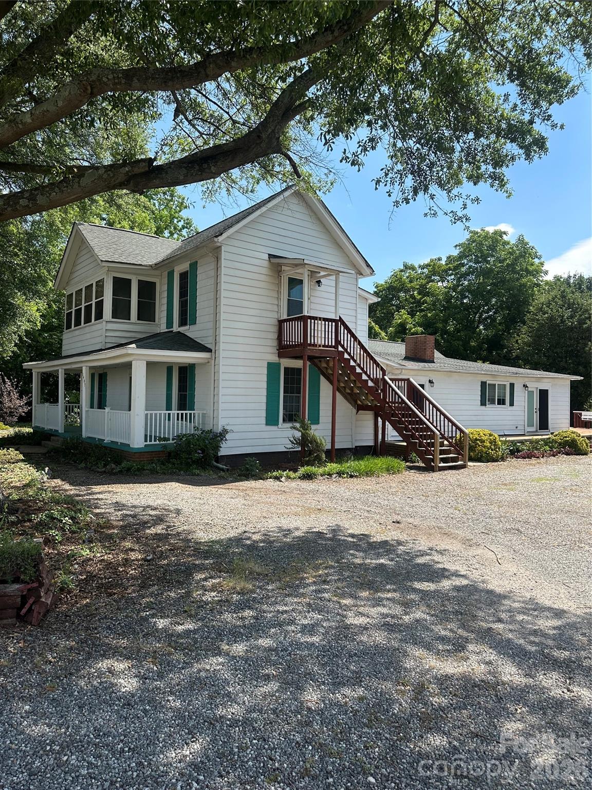 1407 N College Avenue Property Photo 2