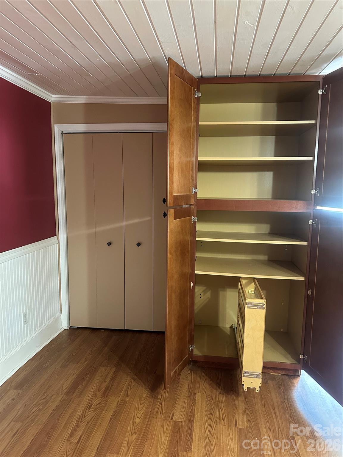 1407 N College Avenue Property Photo 11
