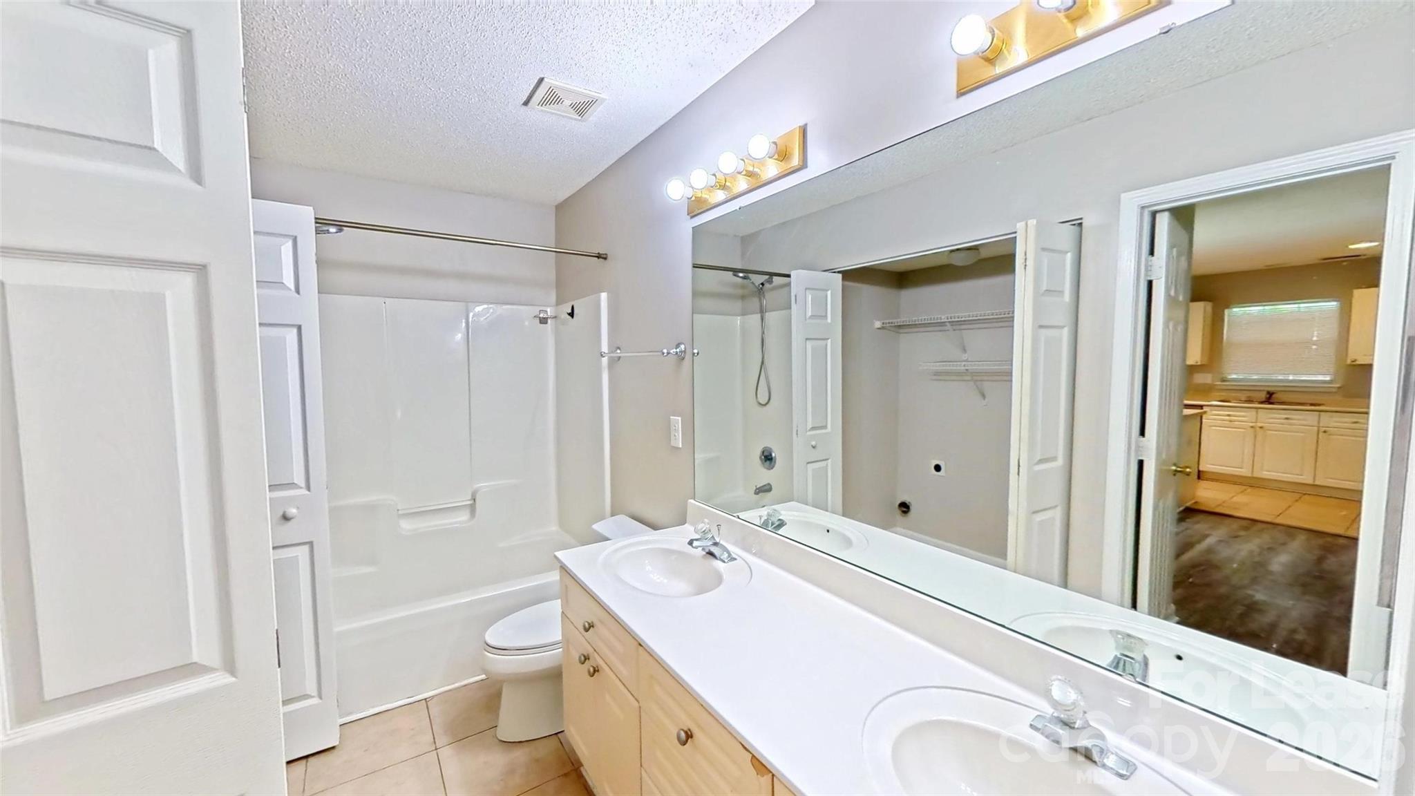 2205 Cigar Court Property Photo 7