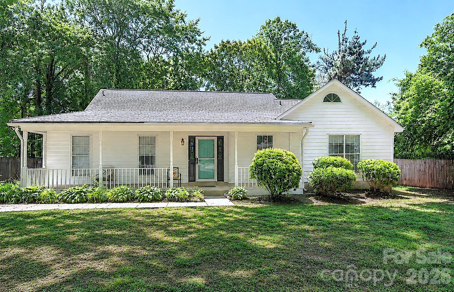13615 Wildiris Court Property Photo 1