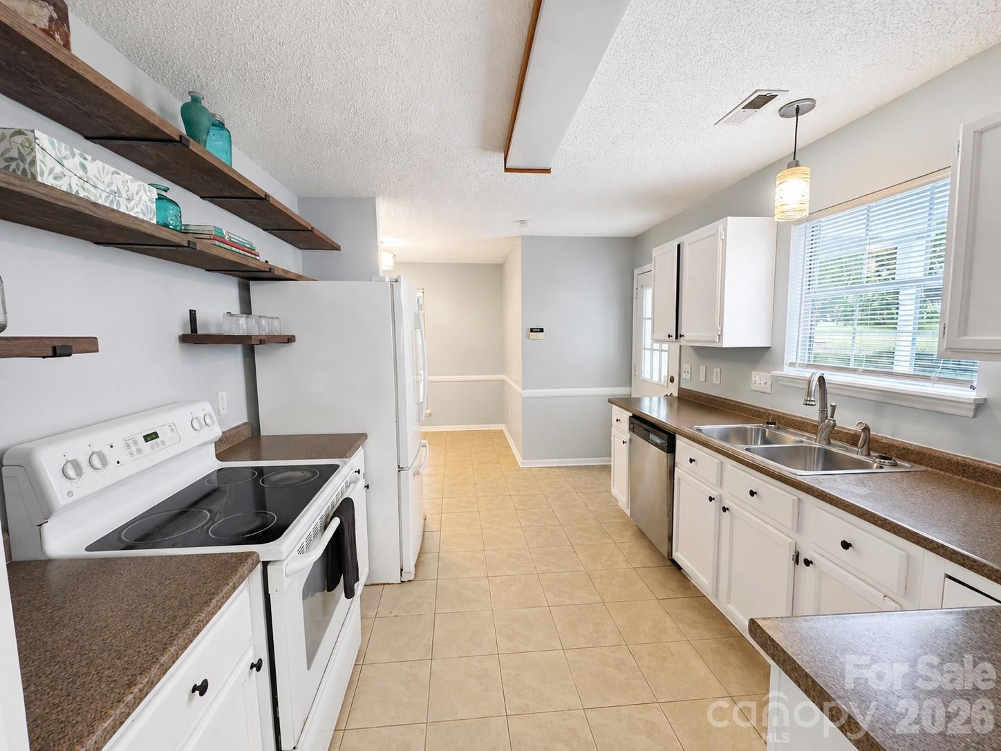 13615 Wildiris Court Property Photo 11