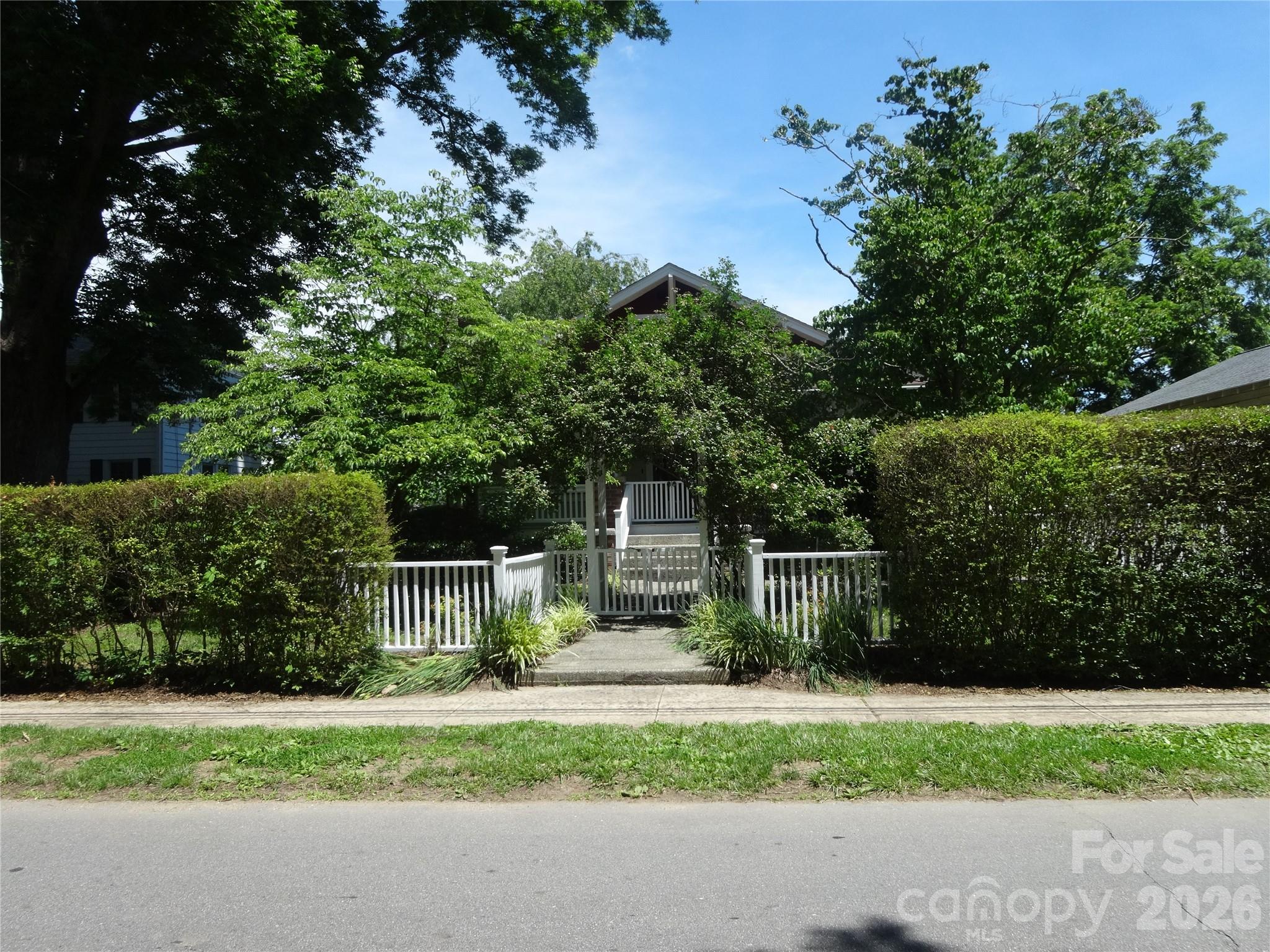 33 Church Street Property Photo 3