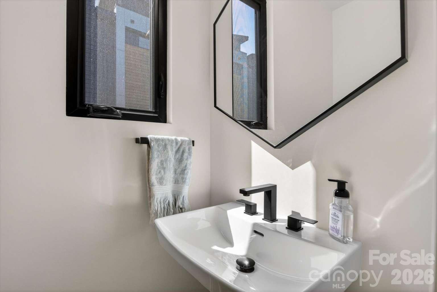 1005 Zinc Lane Property Photo 17