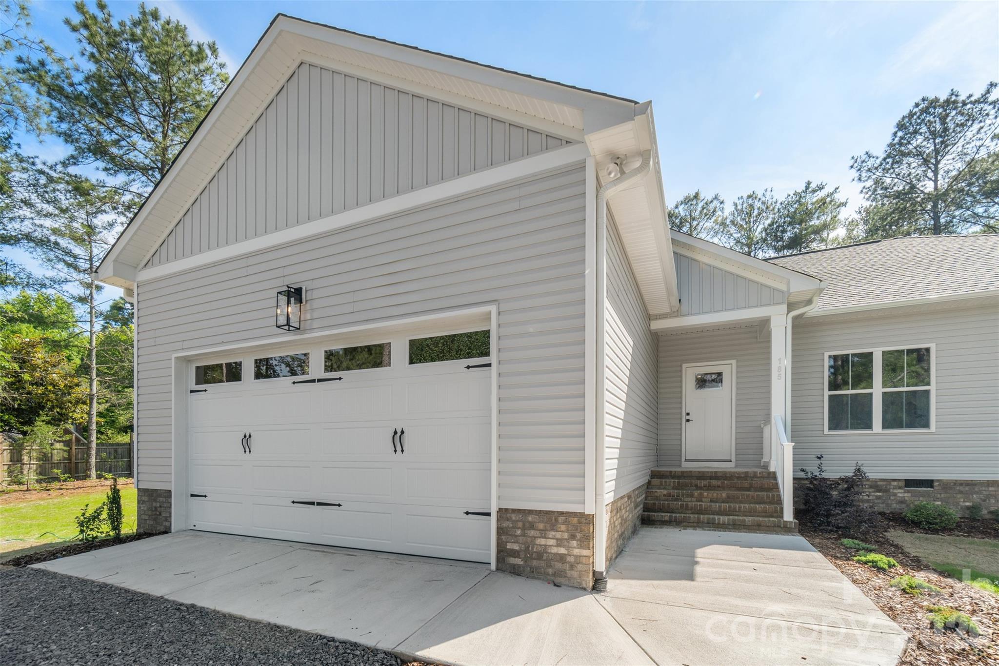 185 Shagbark Court Property Photo 3