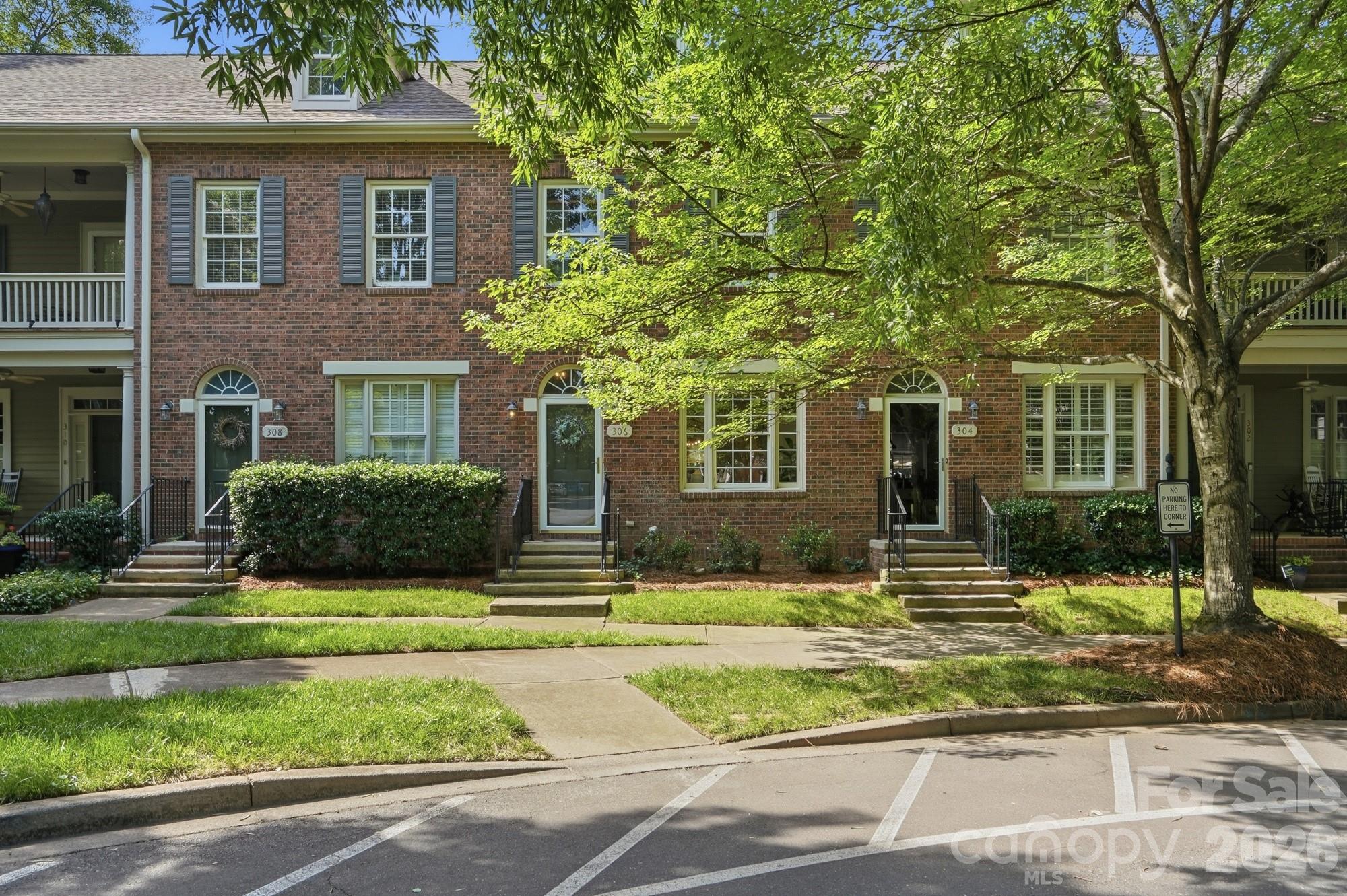 306 Elis Way Property Photo 2
