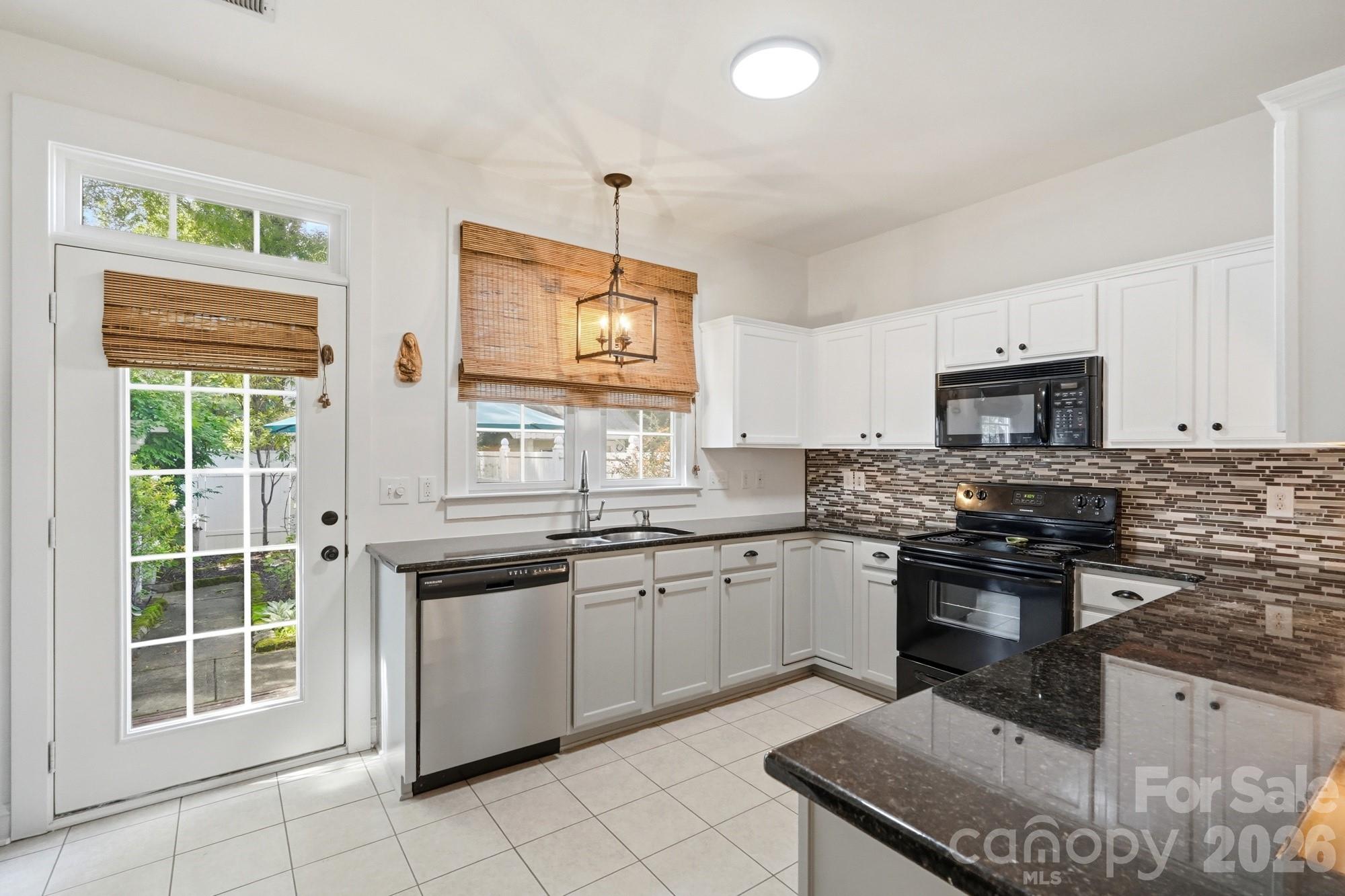 306 Elis Way Property Photo 15