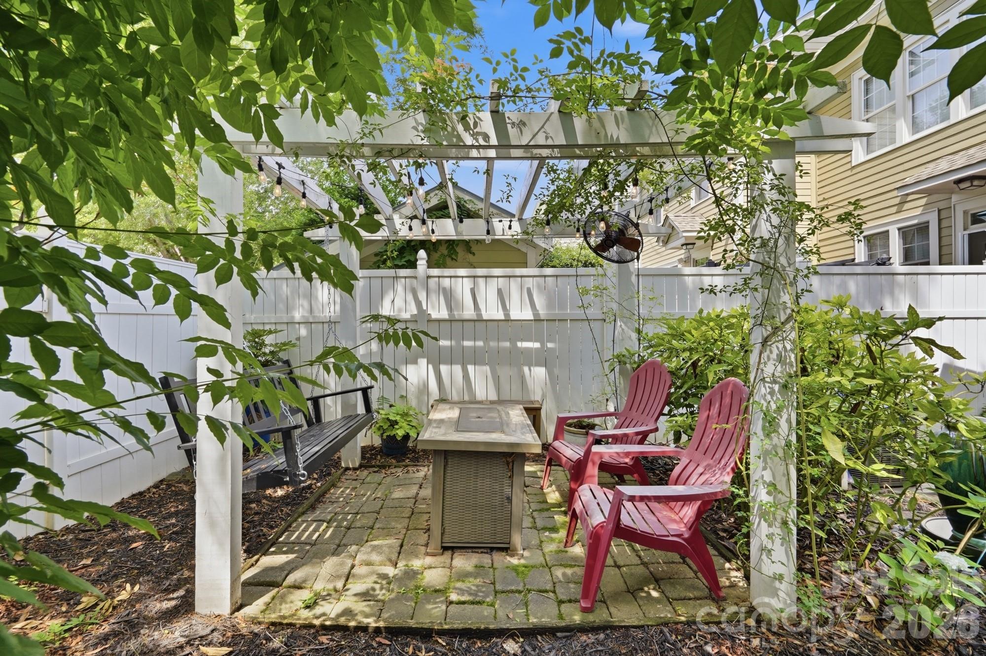 306 Elis Way Property Photo 33