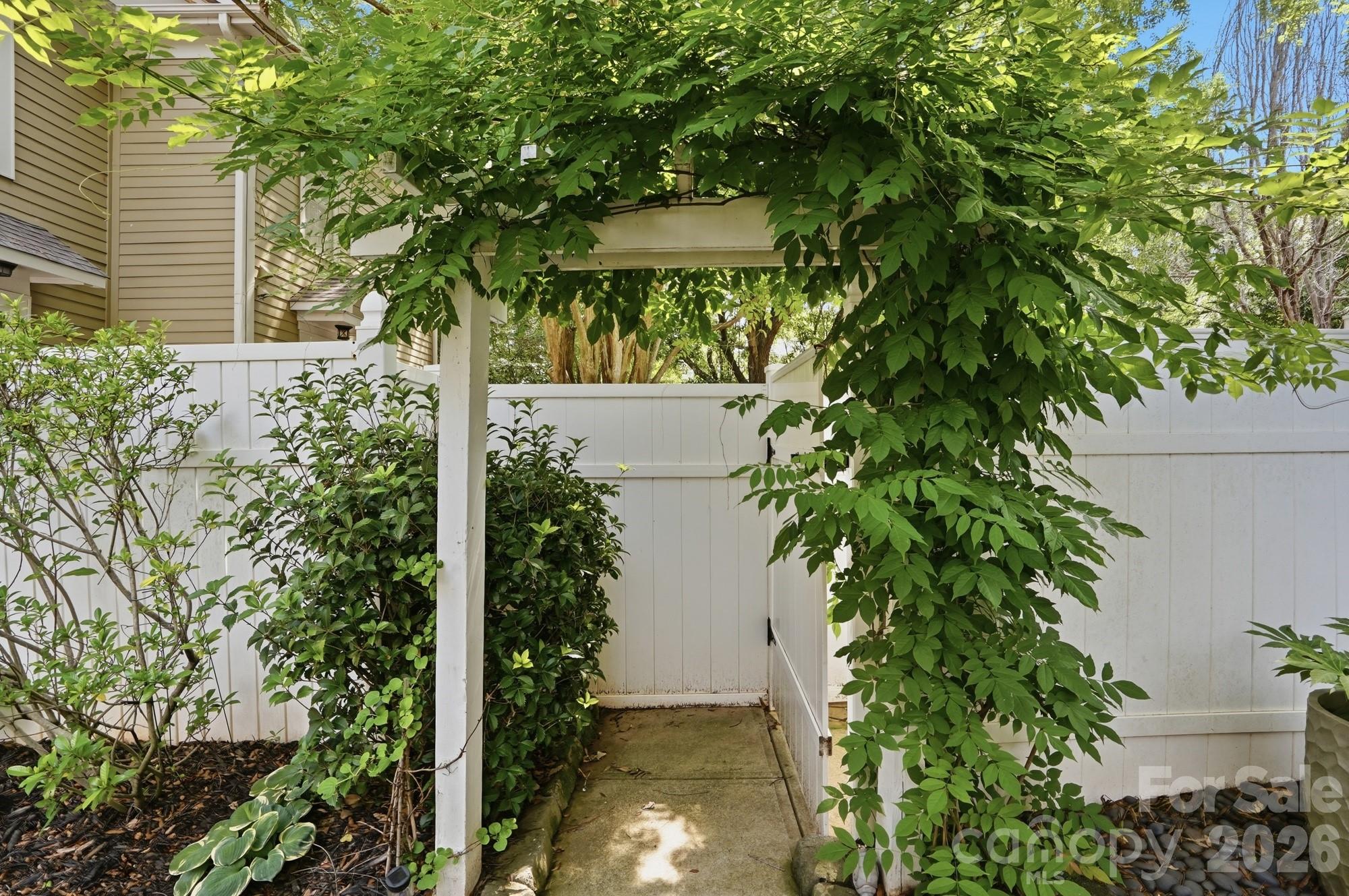 306 Elis Way Property Photo 37