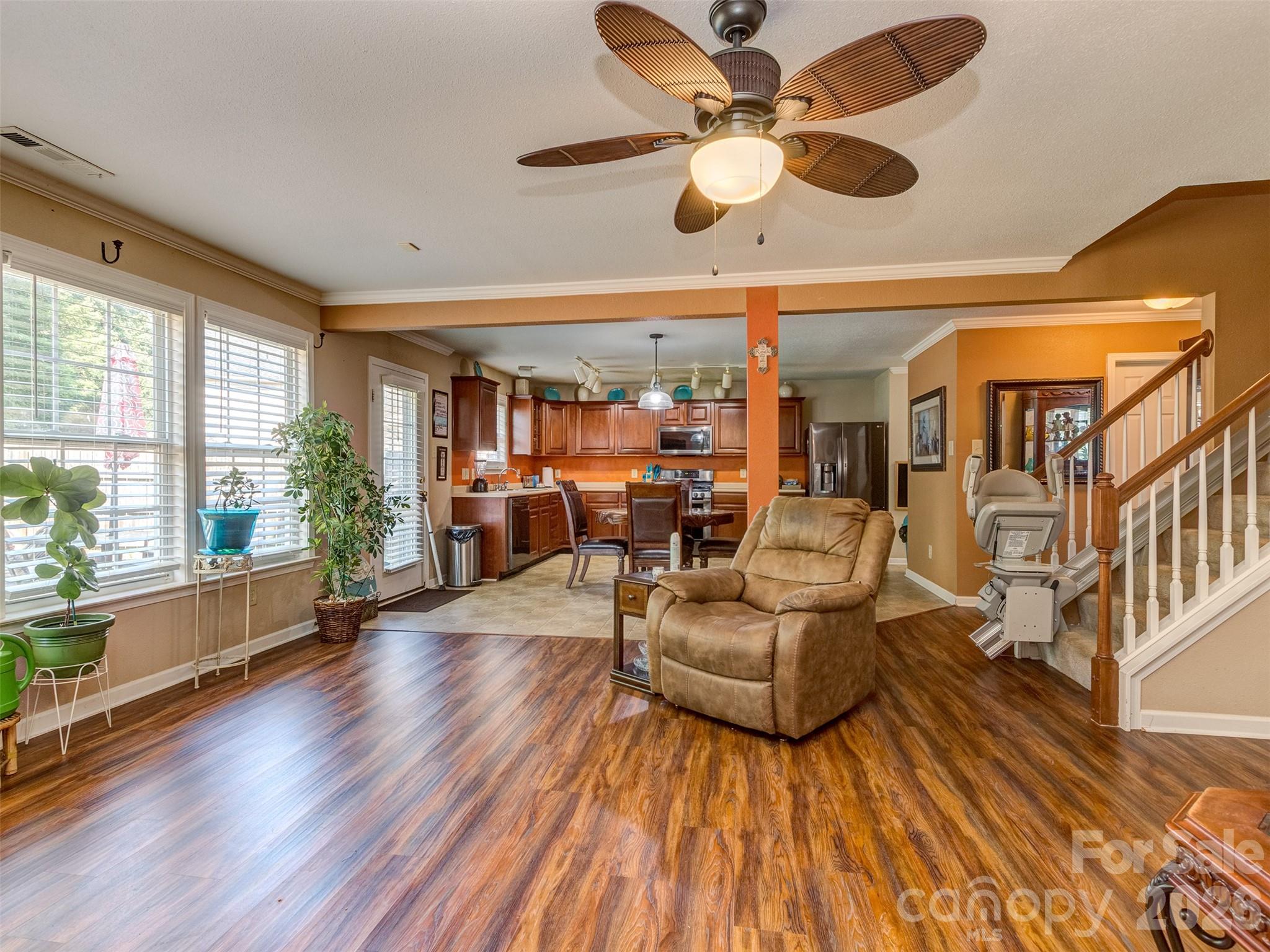7829 Ponderosa Pine Lane Property Photo 1