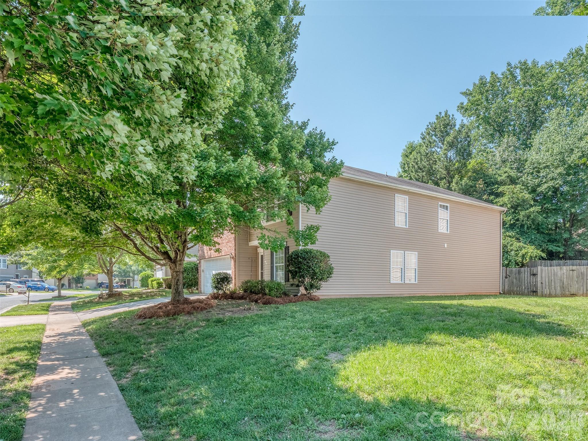 7829 Ponderosa Pine Lane Property Photo 4