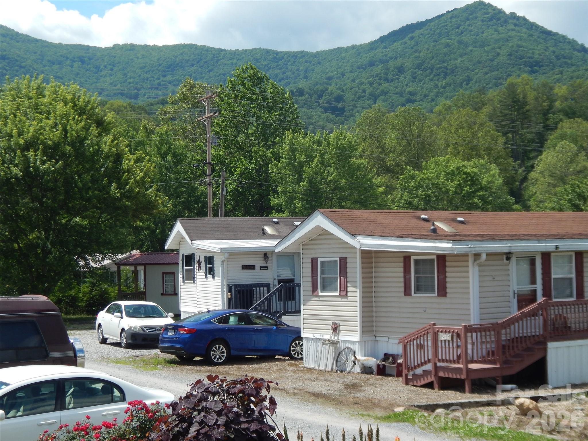219 Pike Point Property Photo 4