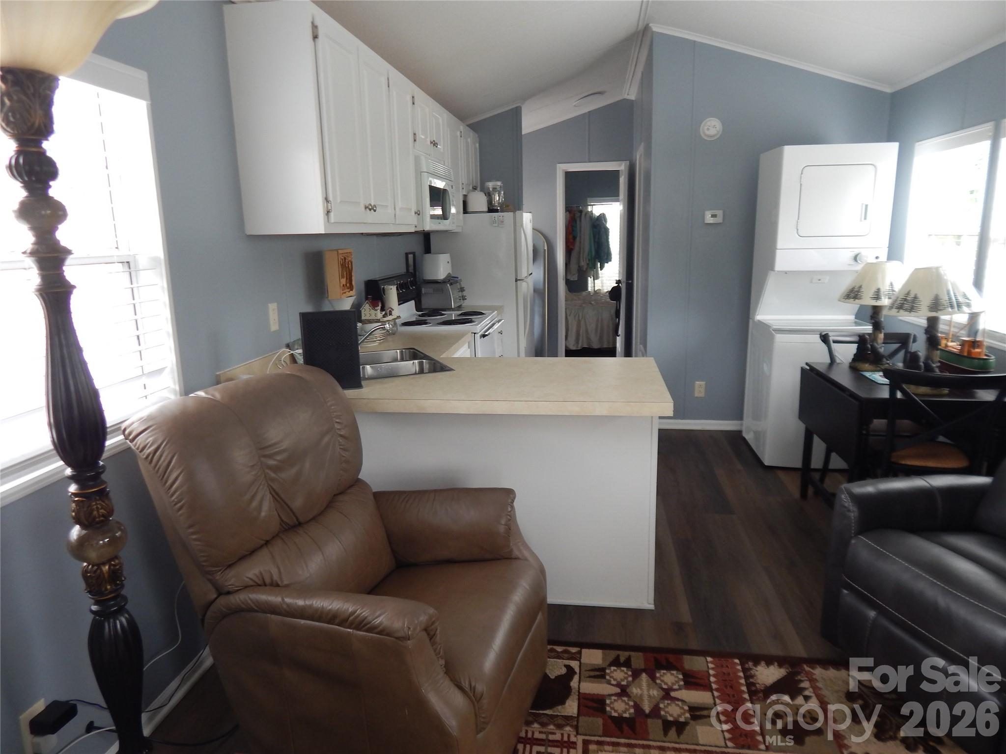 219 Pike Point Property Photo 5