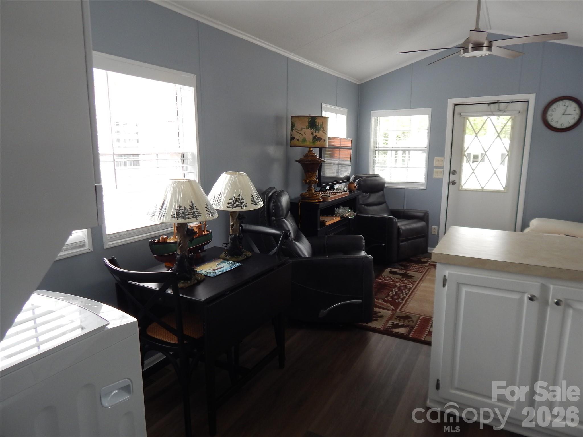 219 Pike Point Property Photo 6