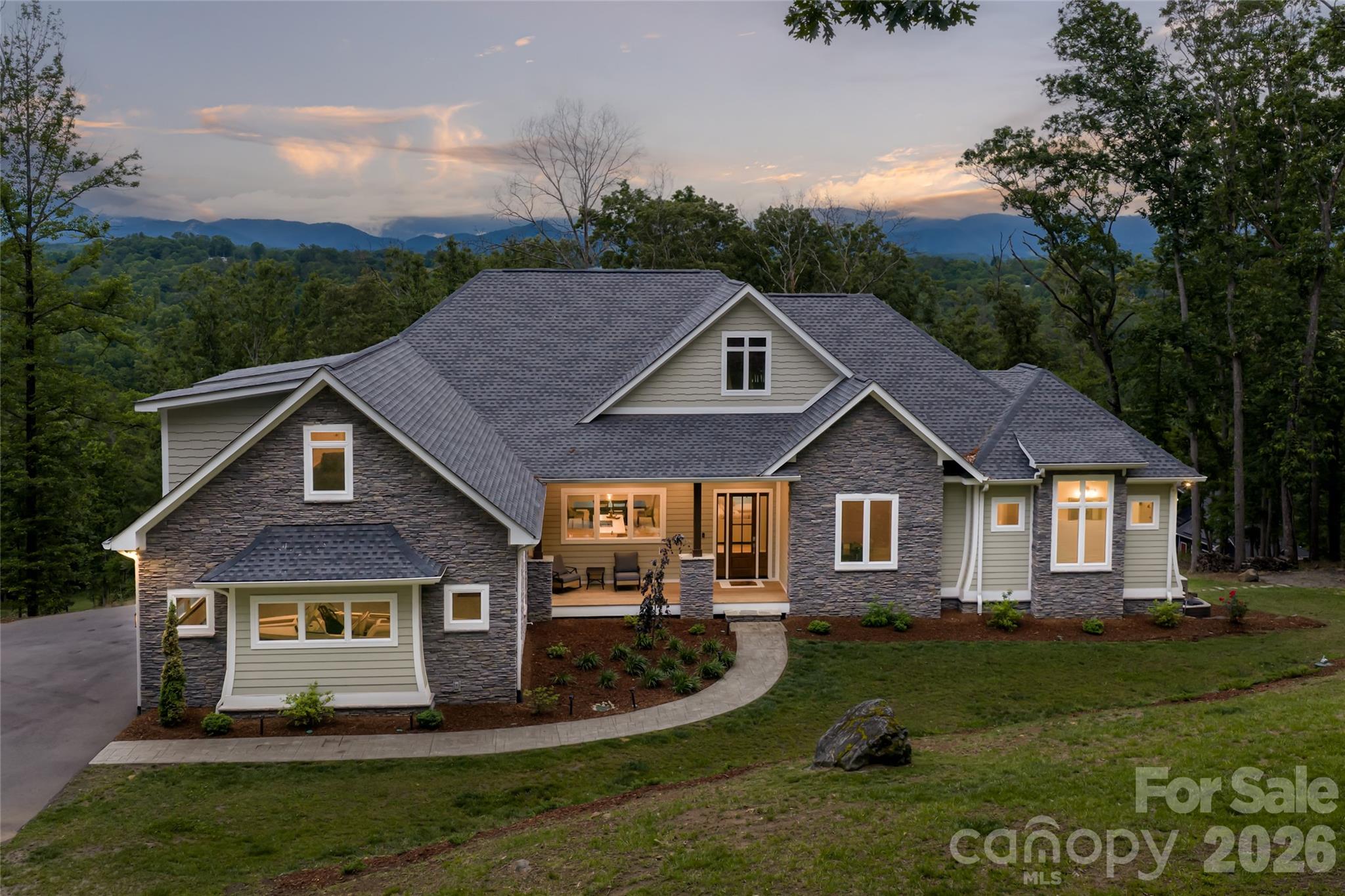 128 Saddle Ridge Drive Property Photo 1