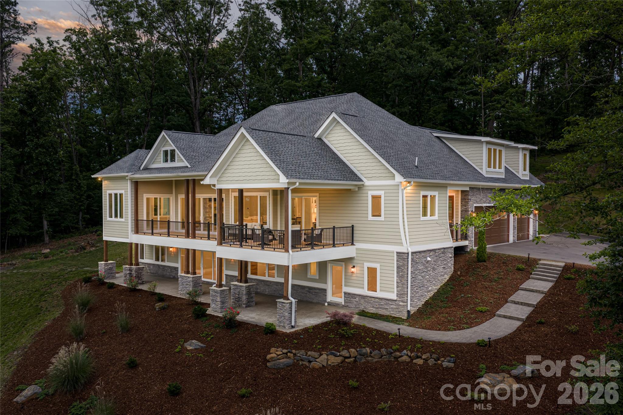 128 Saddle Ridge Drive Property Photo 2