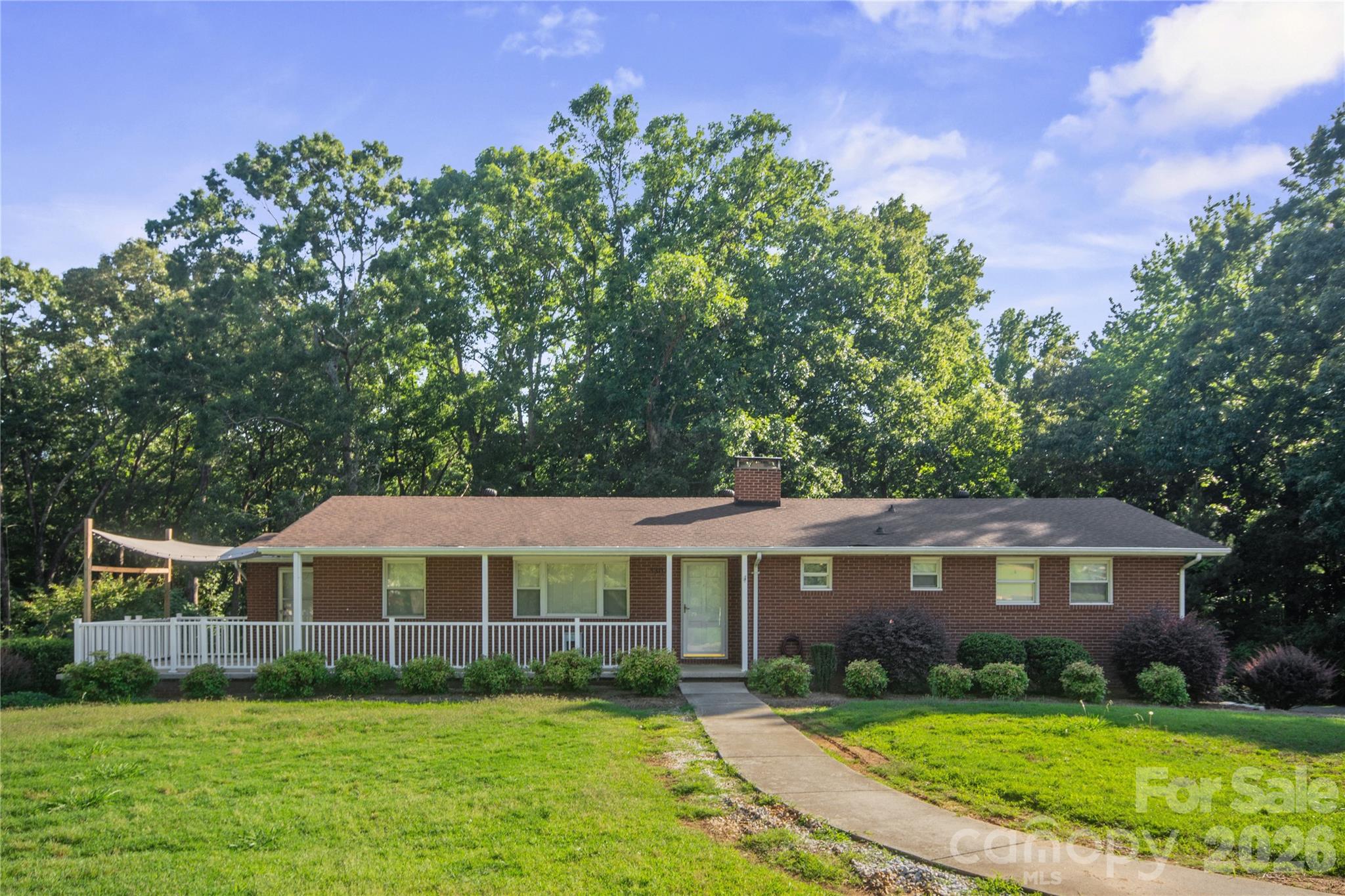 3303 Pikeview Road Property Photo 1