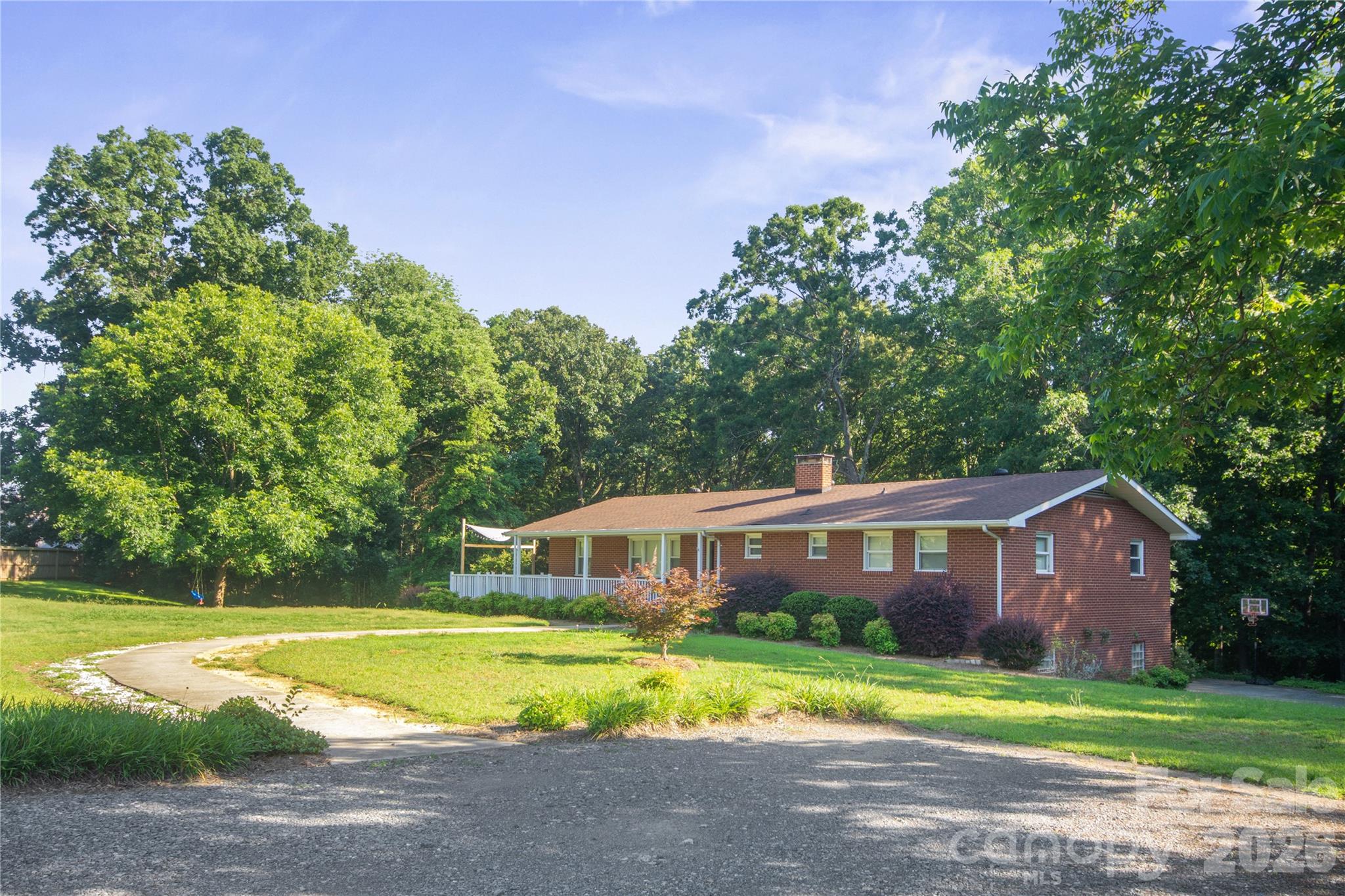 3303 Pikeview Road Property Photo 2
