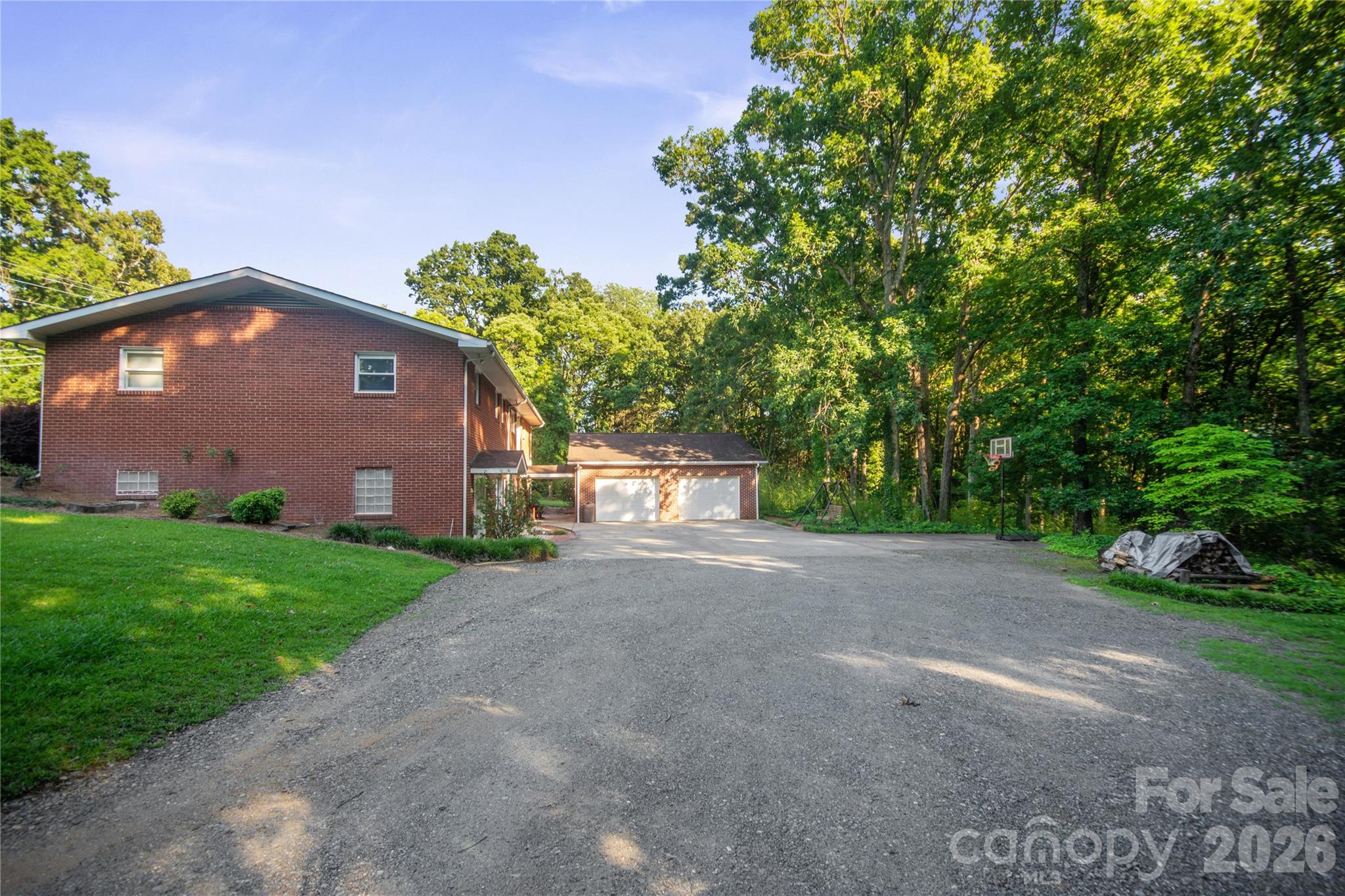 3303 Pikeview Road Property Photo 9