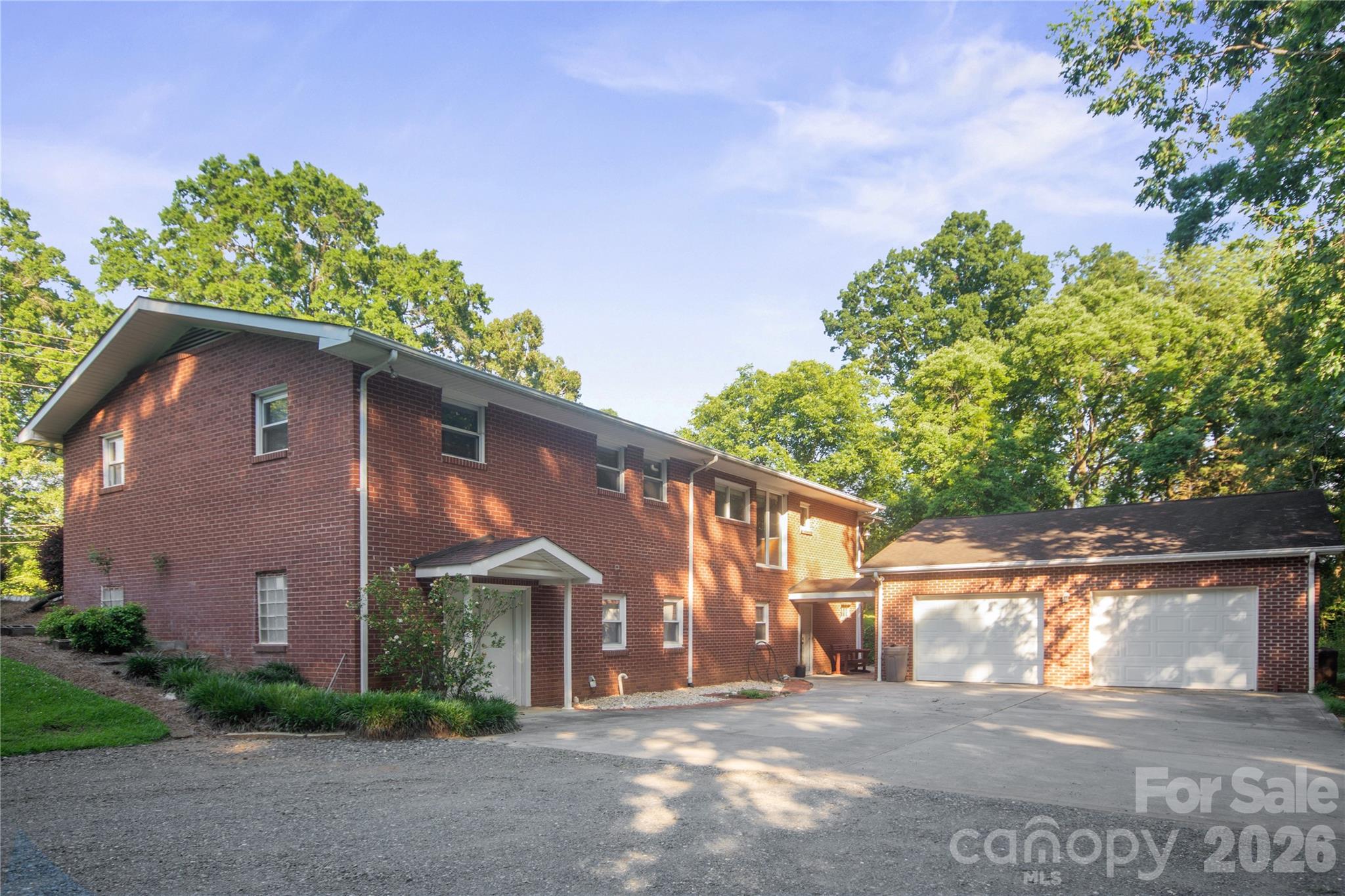 3303 Pikeview Road Property Photo 10