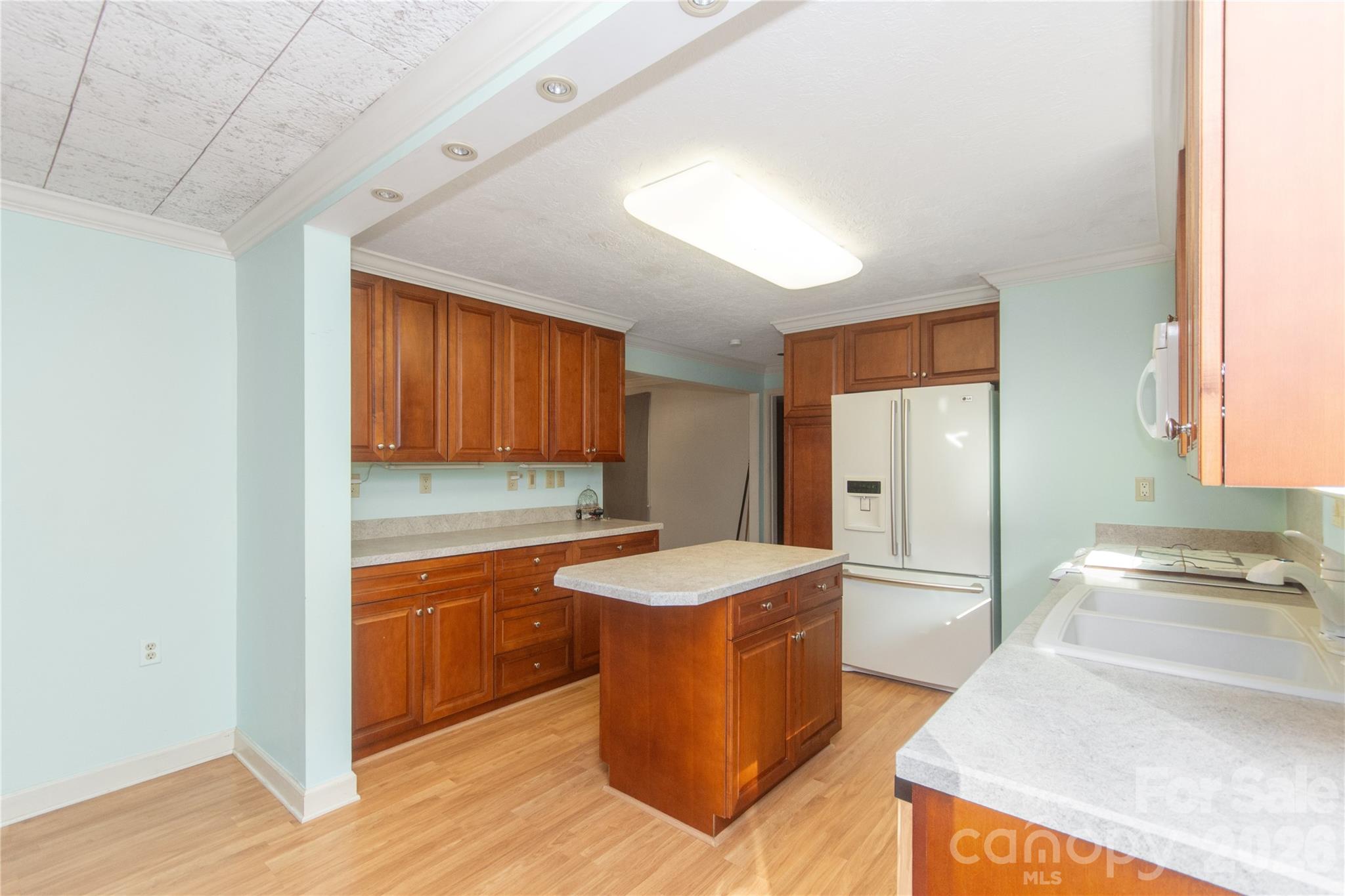 3303 Pikeview Road Property Photo 14