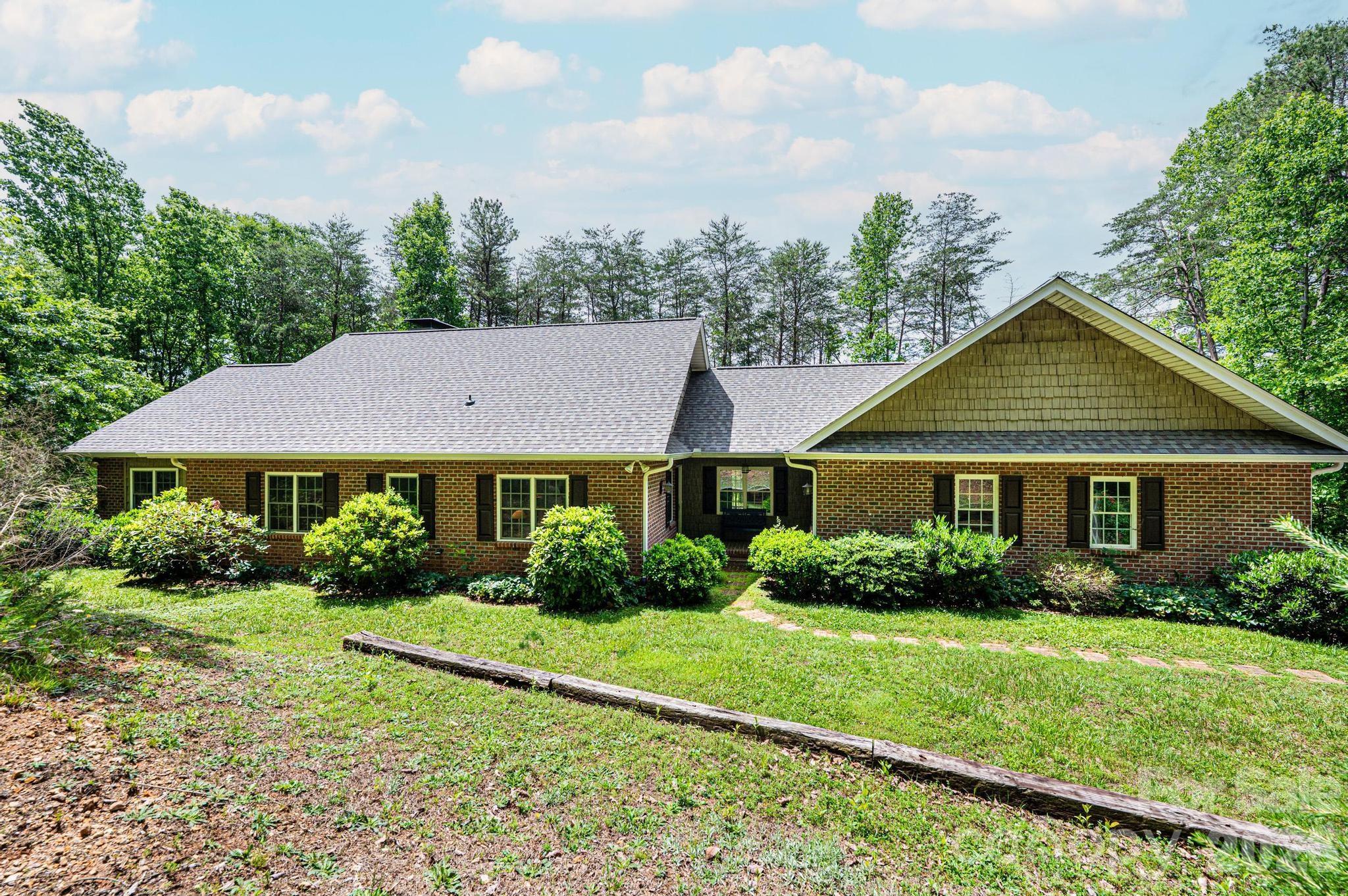 6889 Greedy Highway Property Photo 1