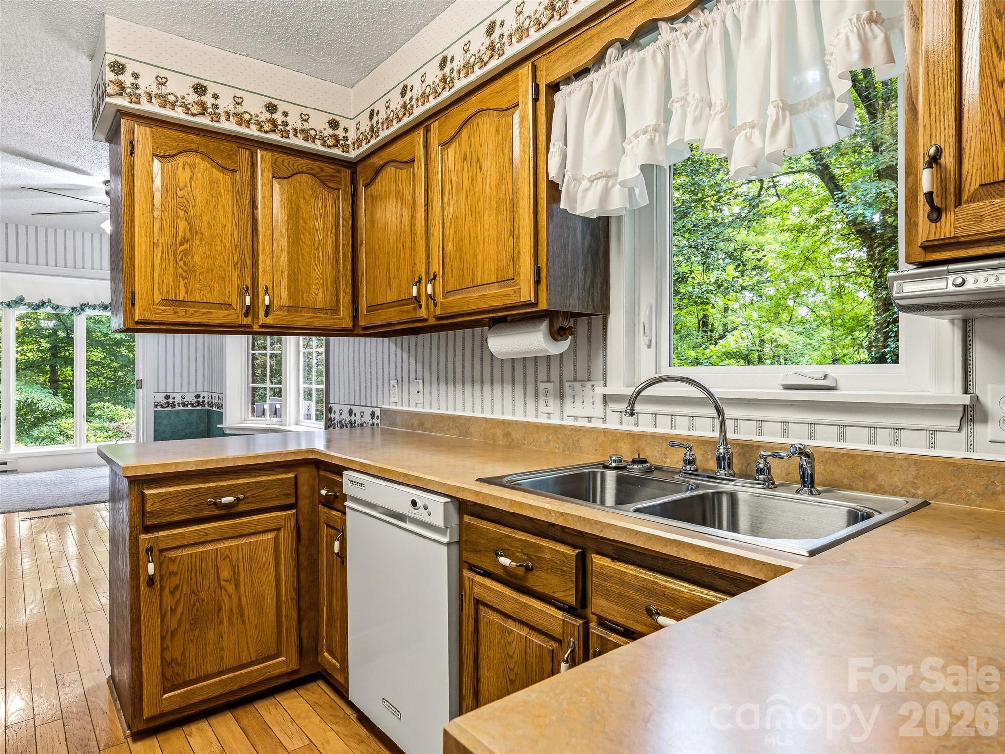 126 Surry Lane Property Photo 11