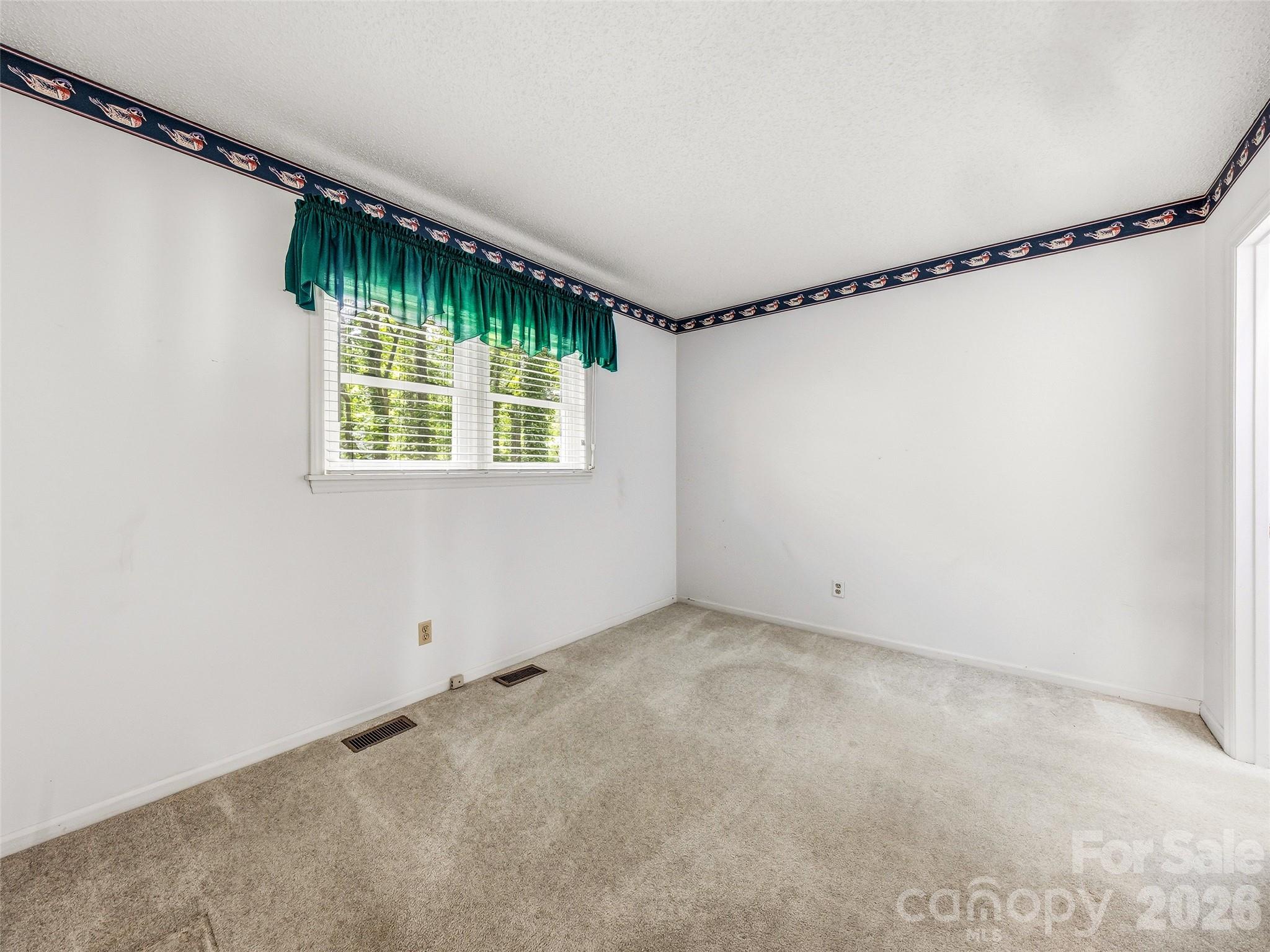 126 Surry Lane Property Photo 21