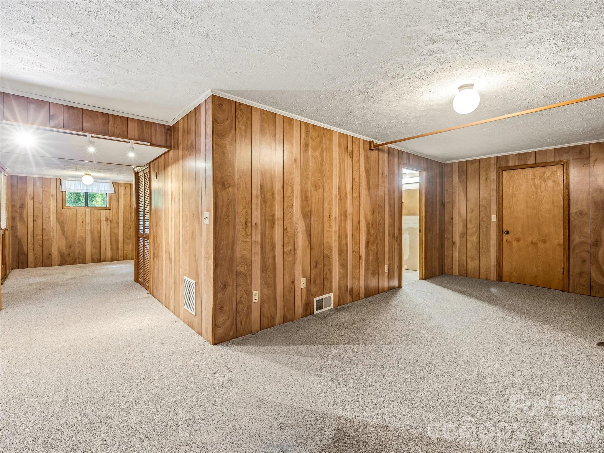 126 Surry Lane Property Photo 31