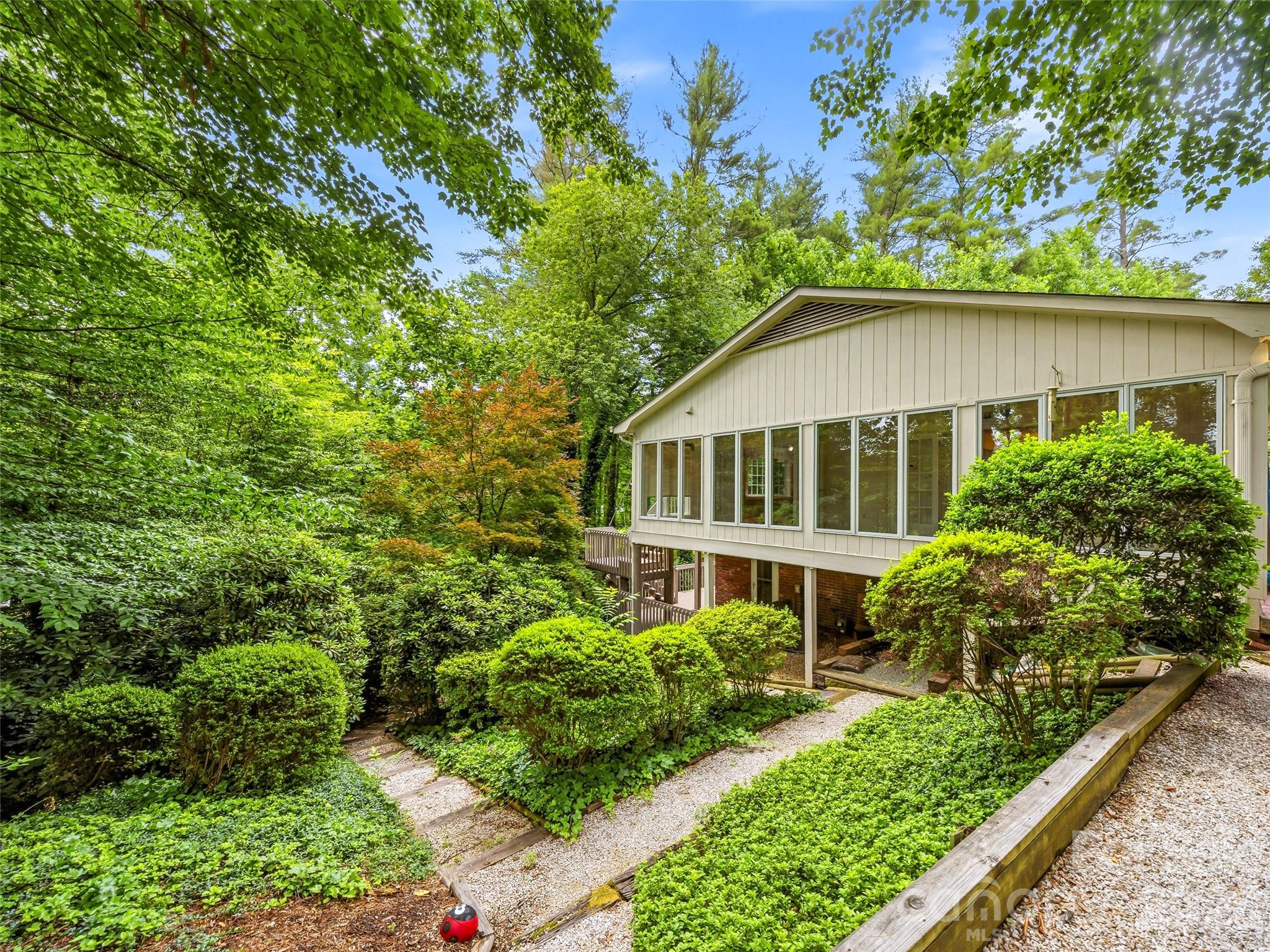 126 Surry Lane Property Photo 33