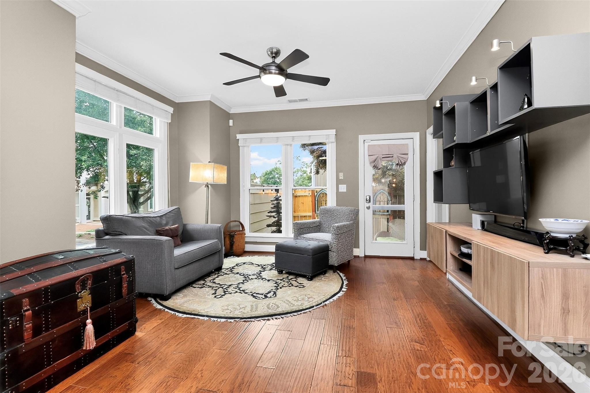 1073 Park West Drive Property Photo 8