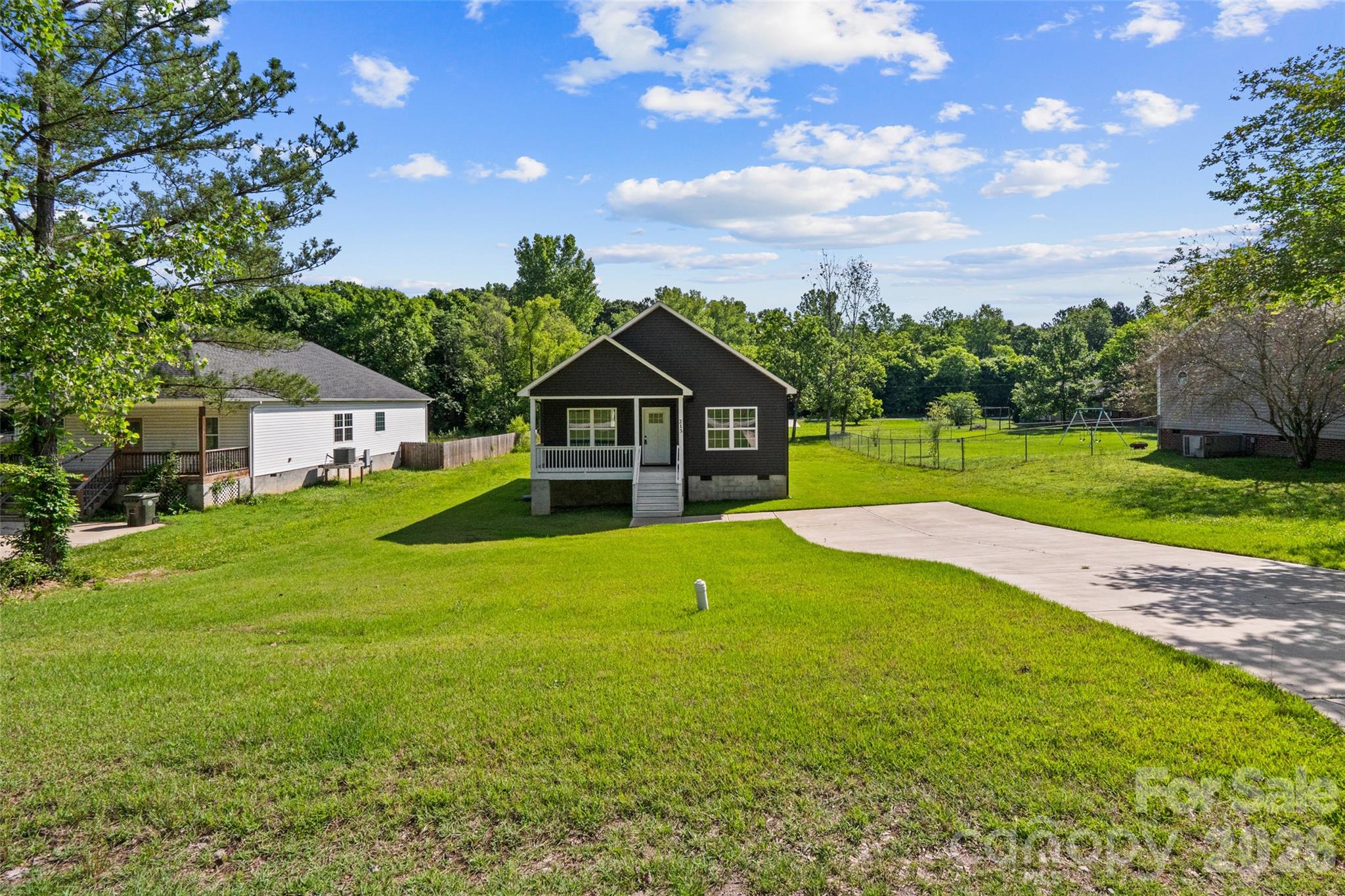 213 Sheffield Drive Property Photo 2