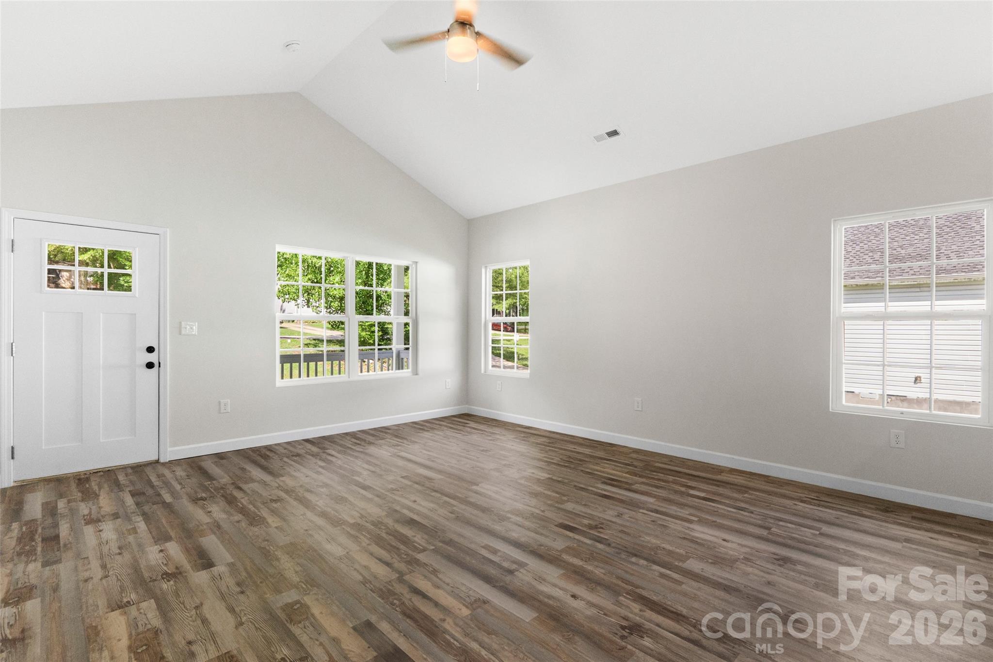 213 Sheffield Drive Property Photo 7