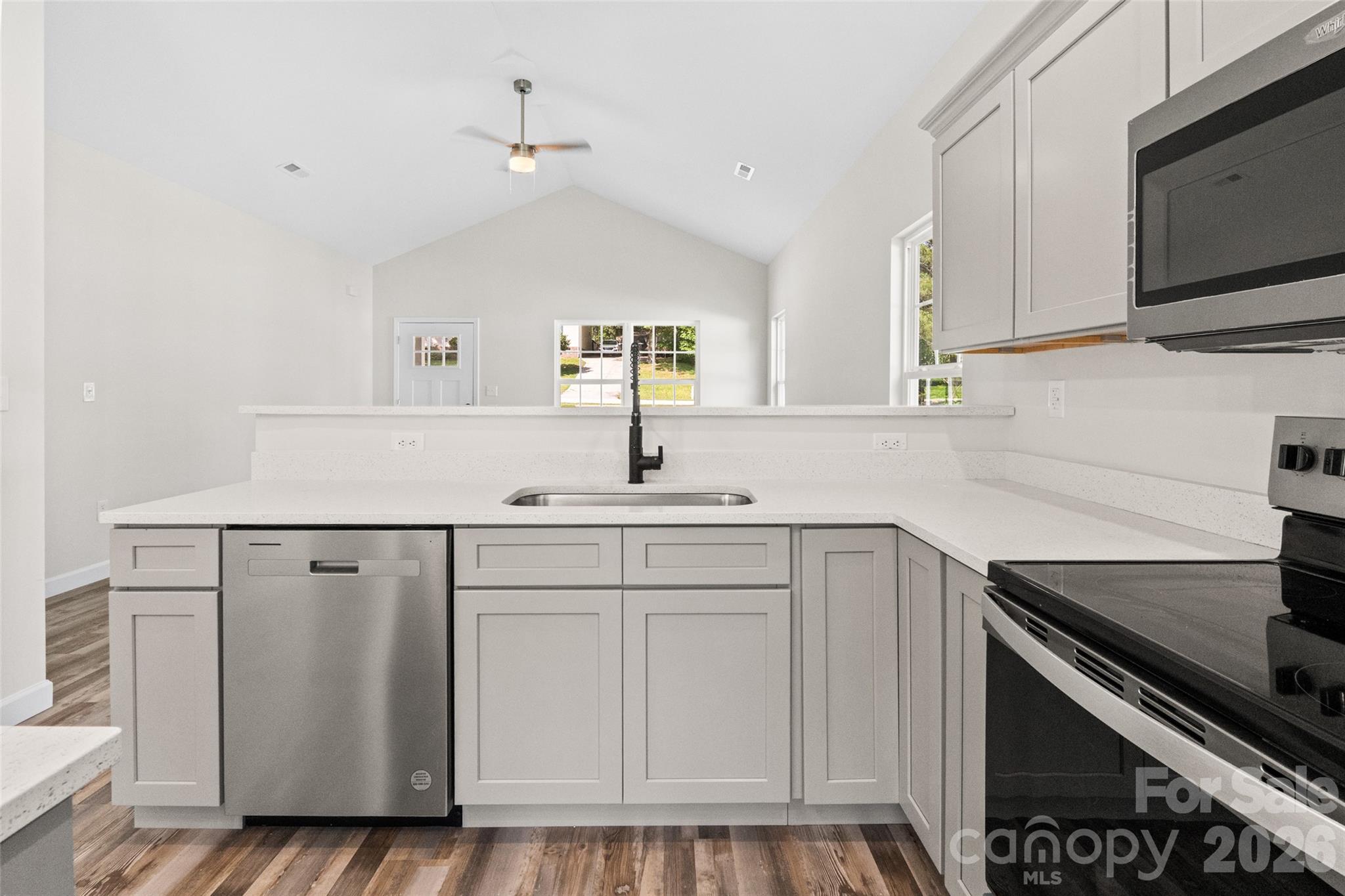 213 Sheffield Drive Property Photo 10
